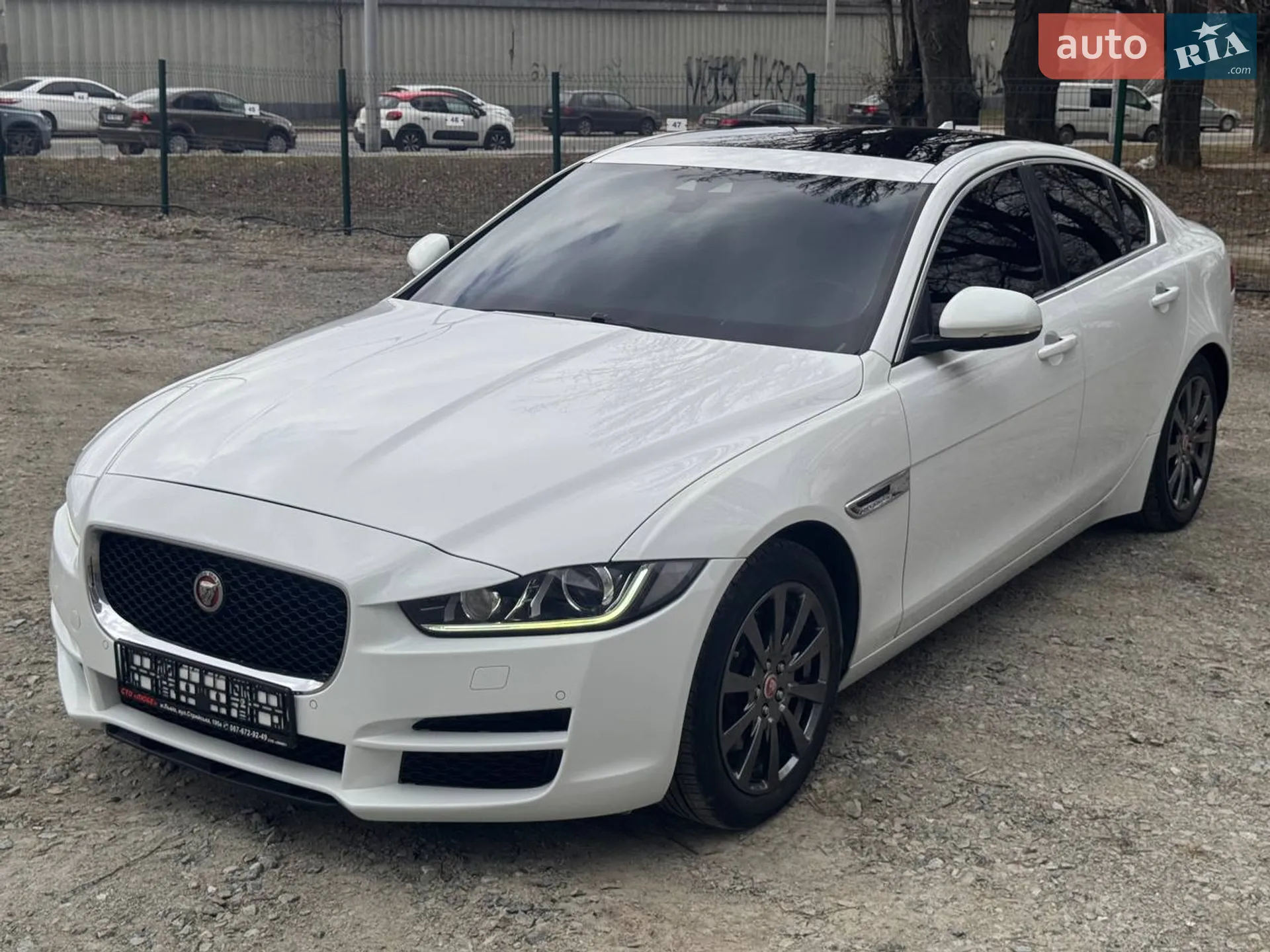 Jaguar XE, 2015