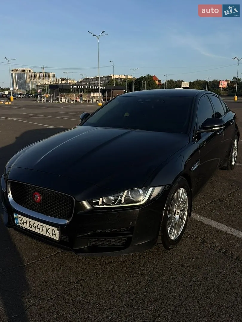 Jaguar XE, 2015