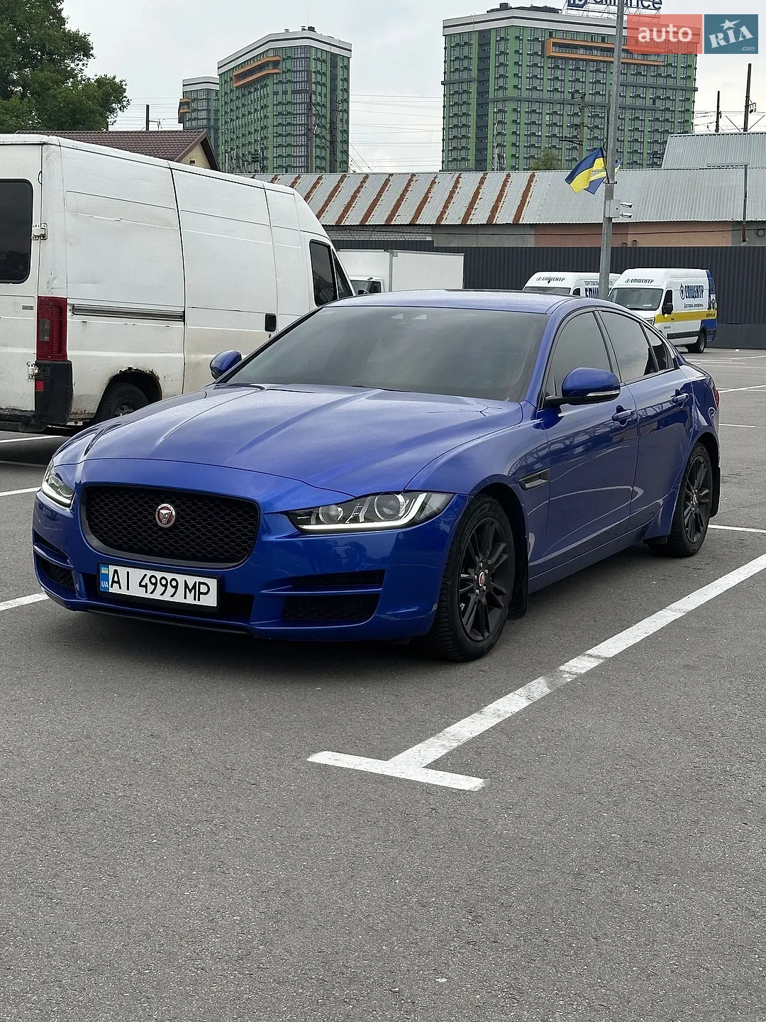 Jaguar XE, 2017