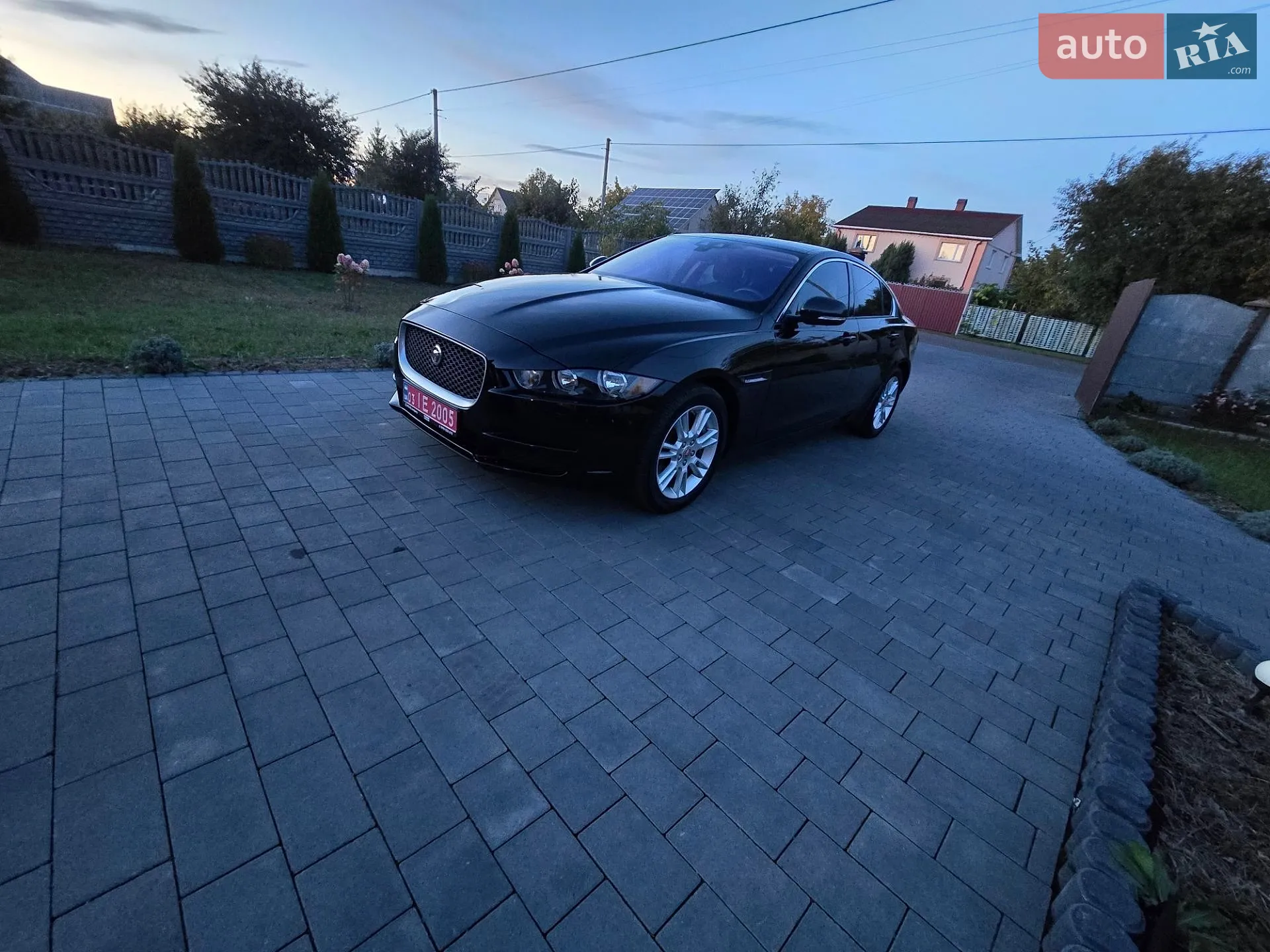 Jaguar XE, 2017