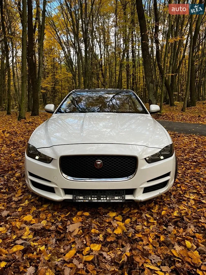 Jaguar XE, 2016