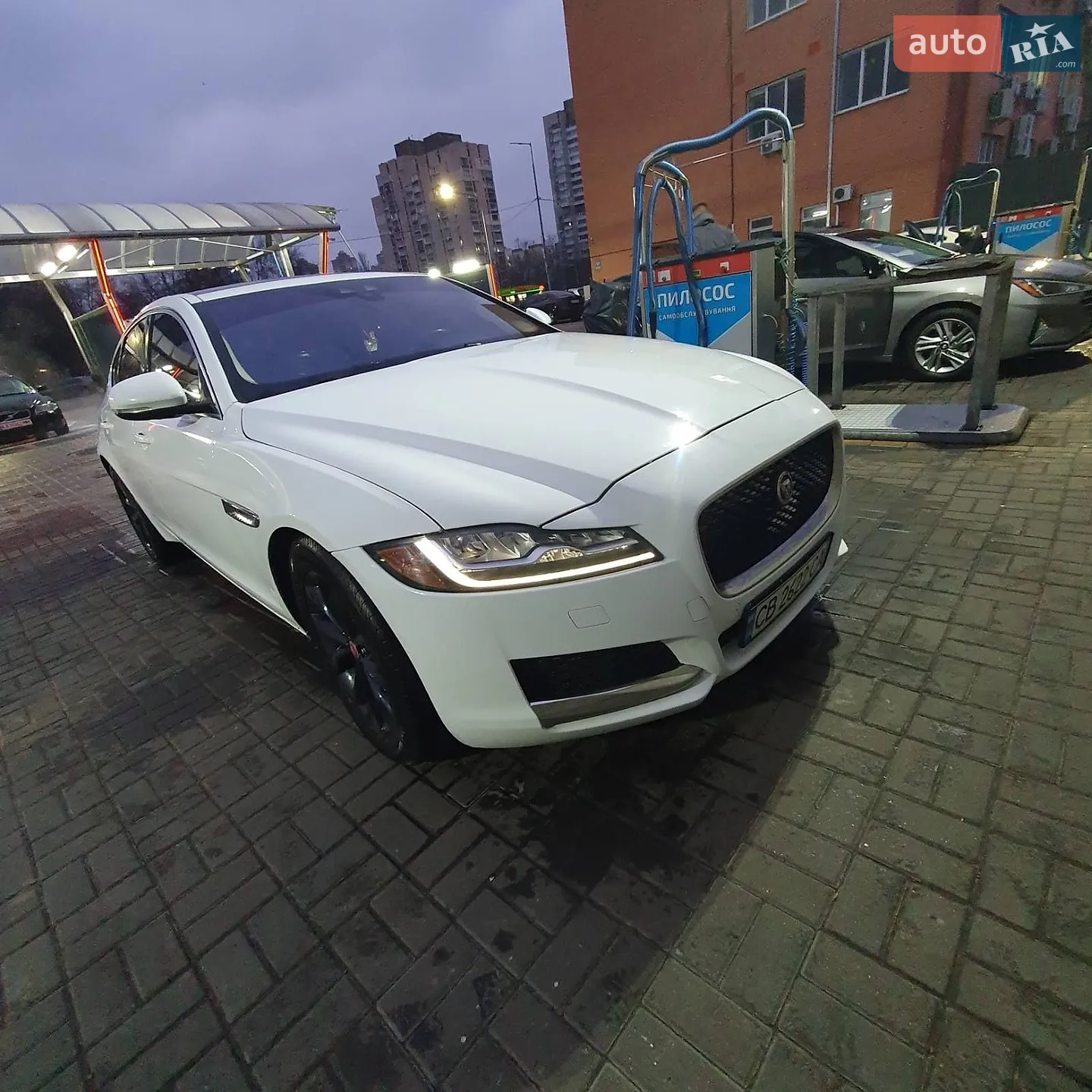 Jaguar XF, 2017
