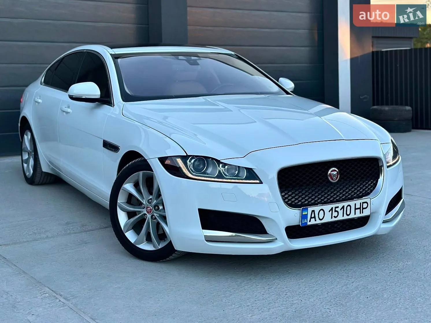 Jaguar XF, 2016