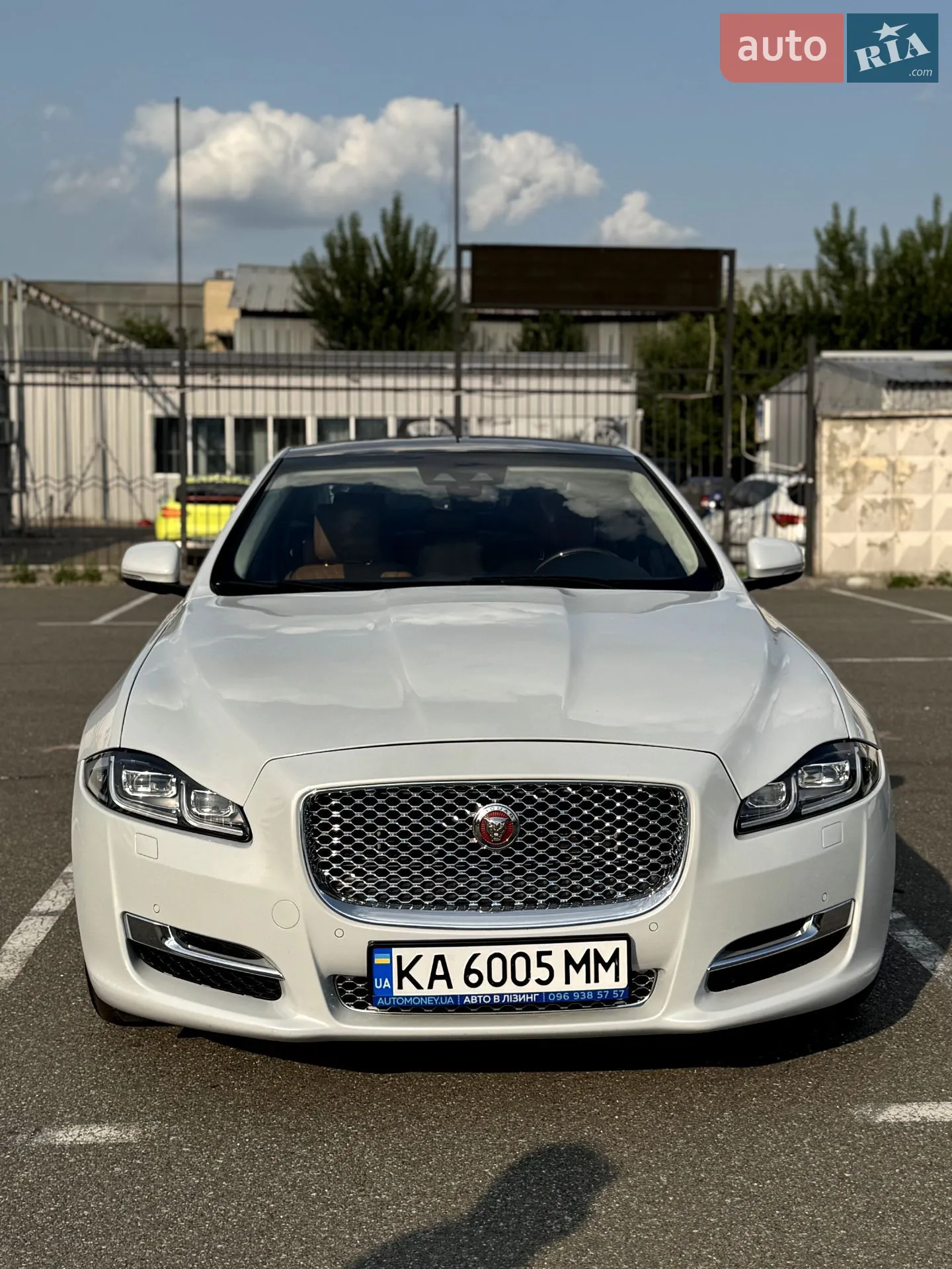 Jaguar XJ, 2017