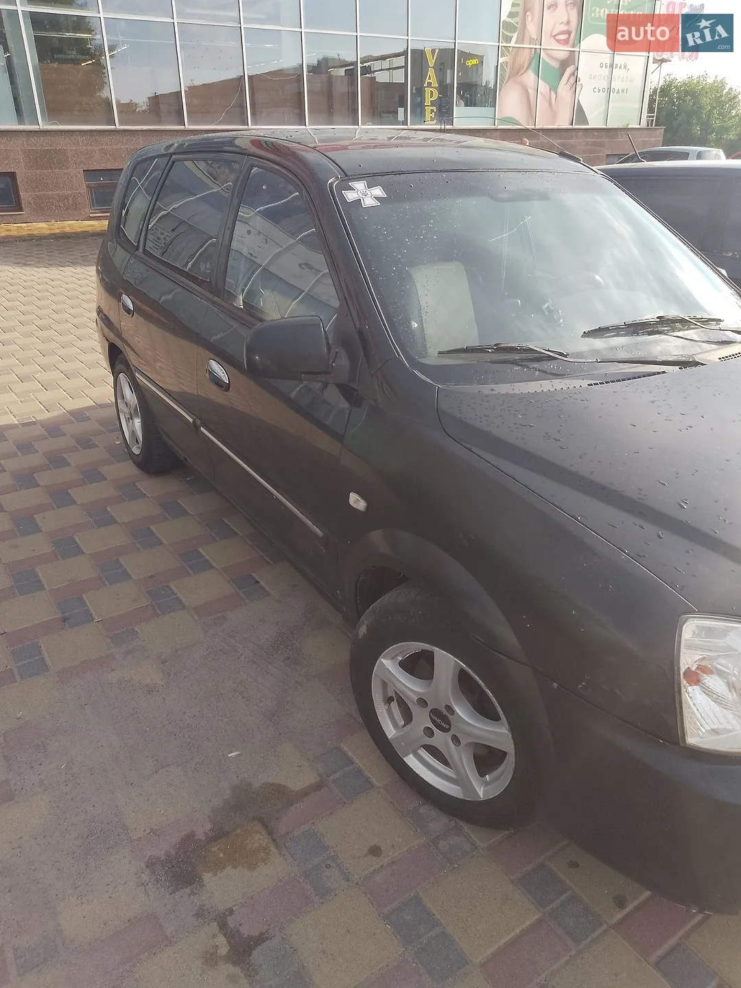 Kia Carens, 2004