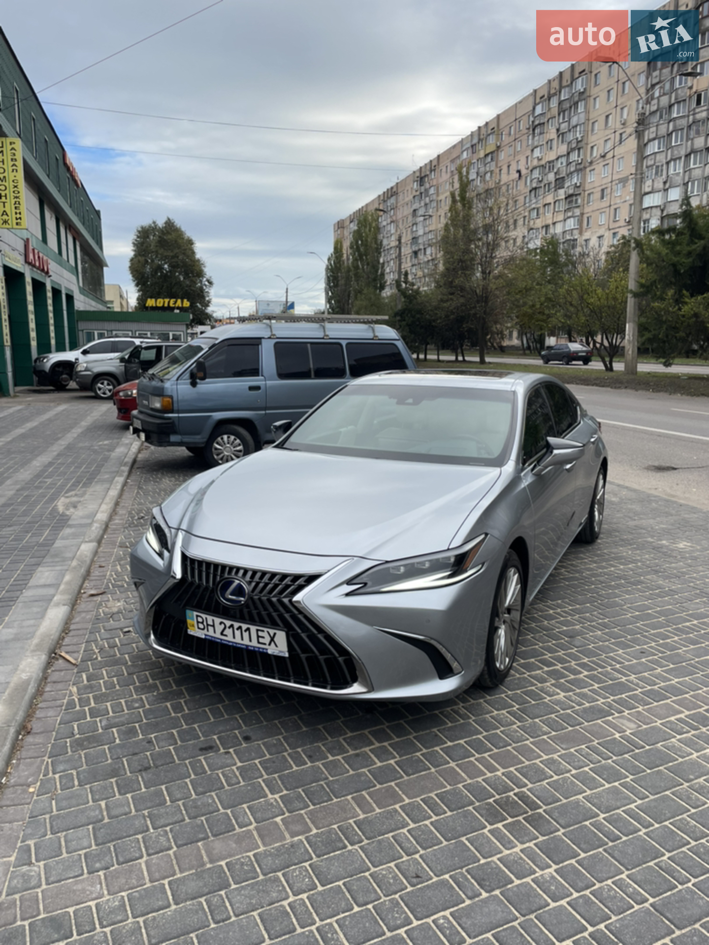 Lexus ES, 2022