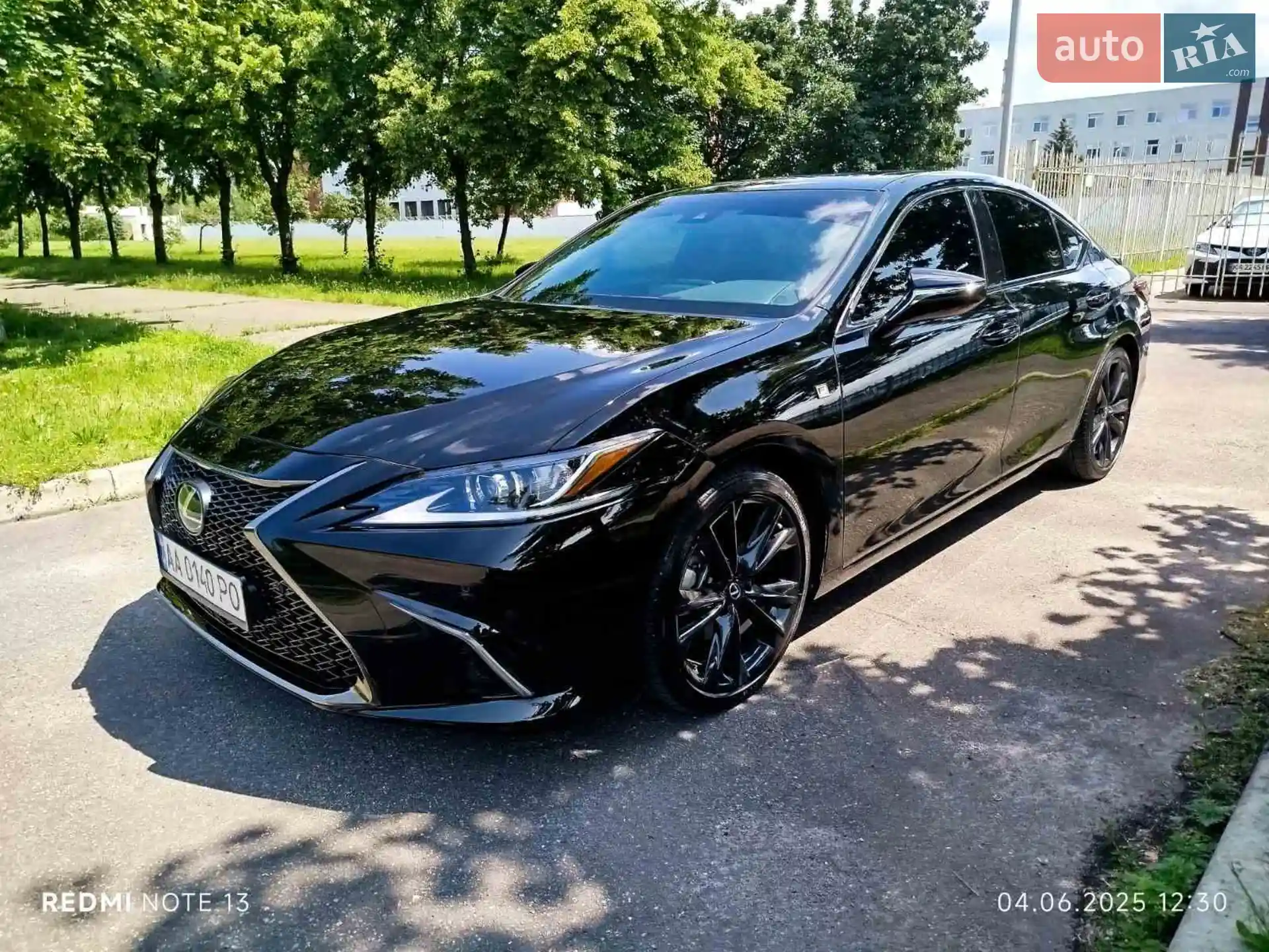 Lexus ES, 2022