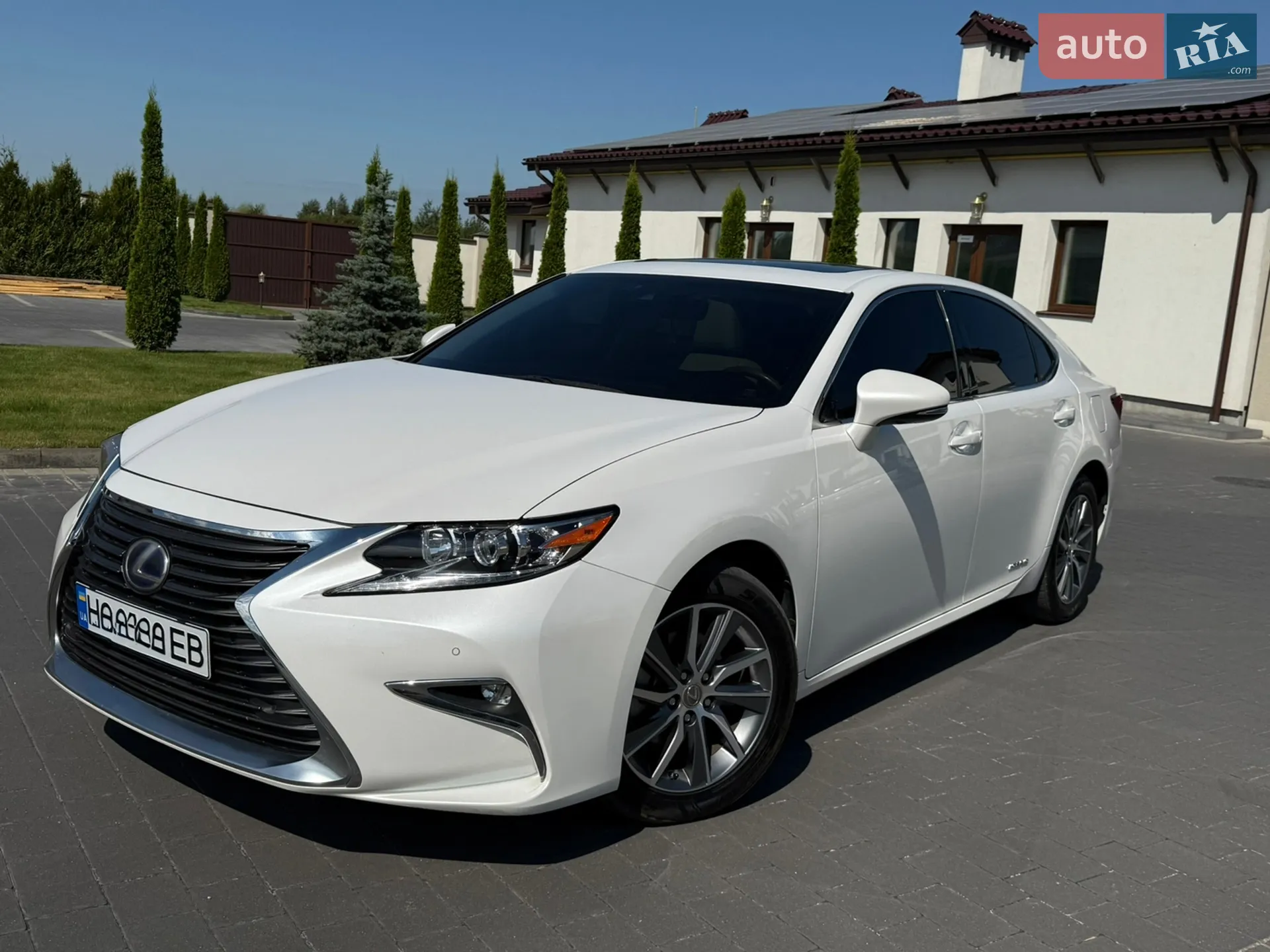 Lexus ES, 2016