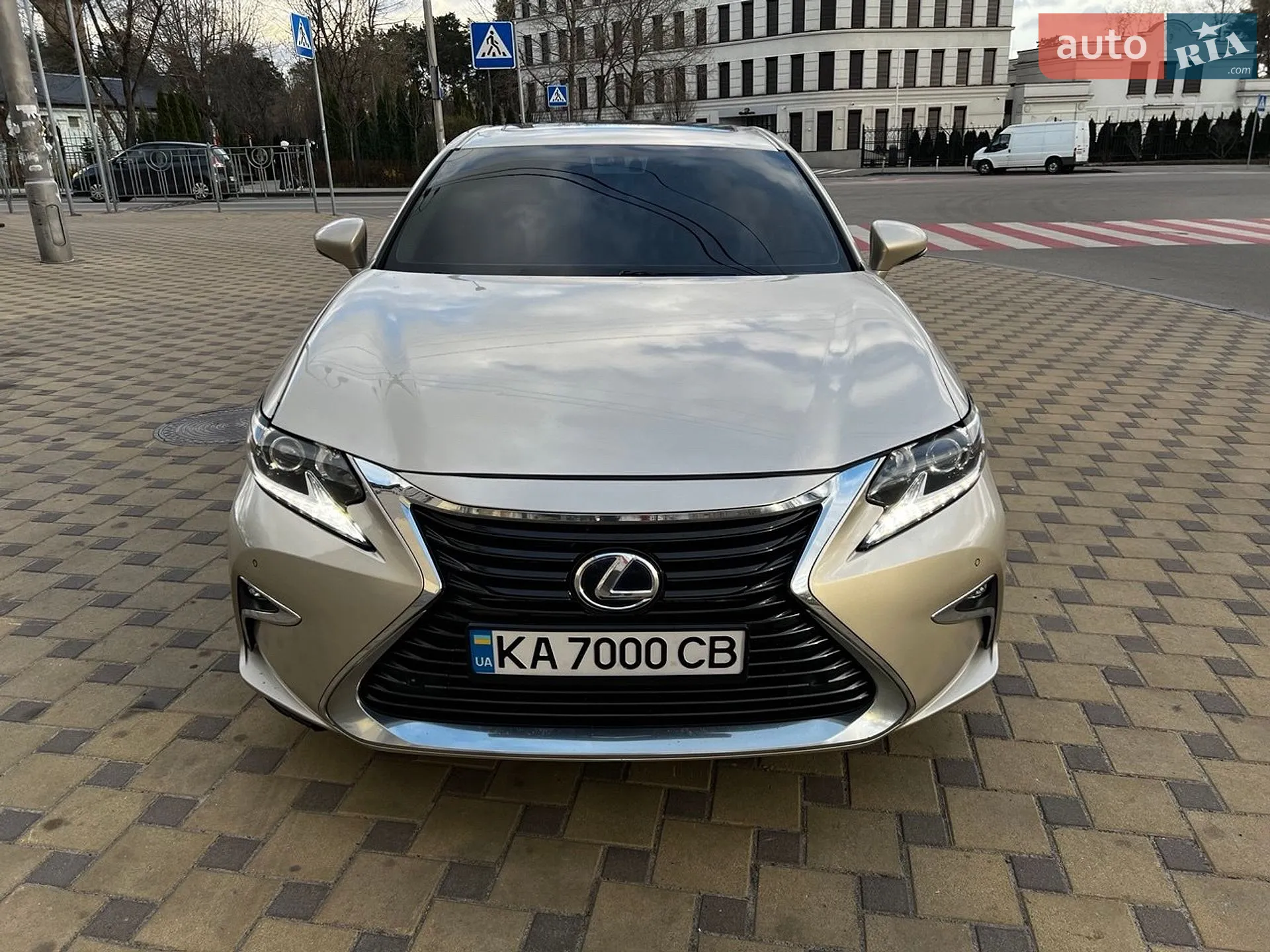 Lexus ES, 2012