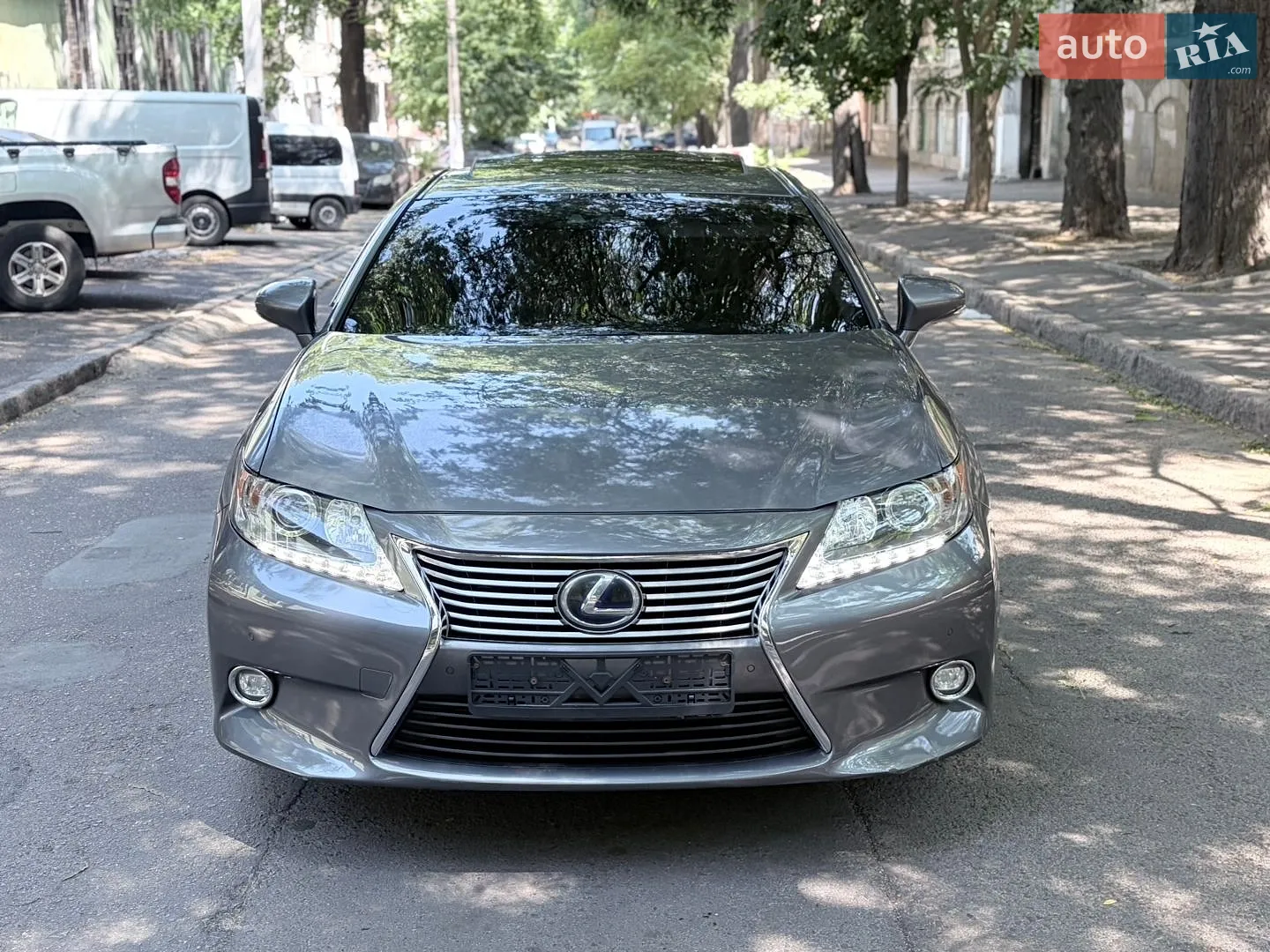 Lexus ES, 2013
