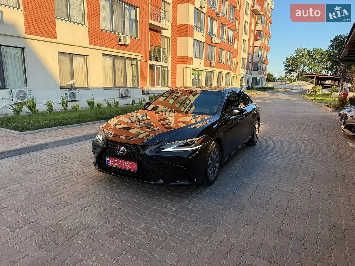 Lexus ES, 2022