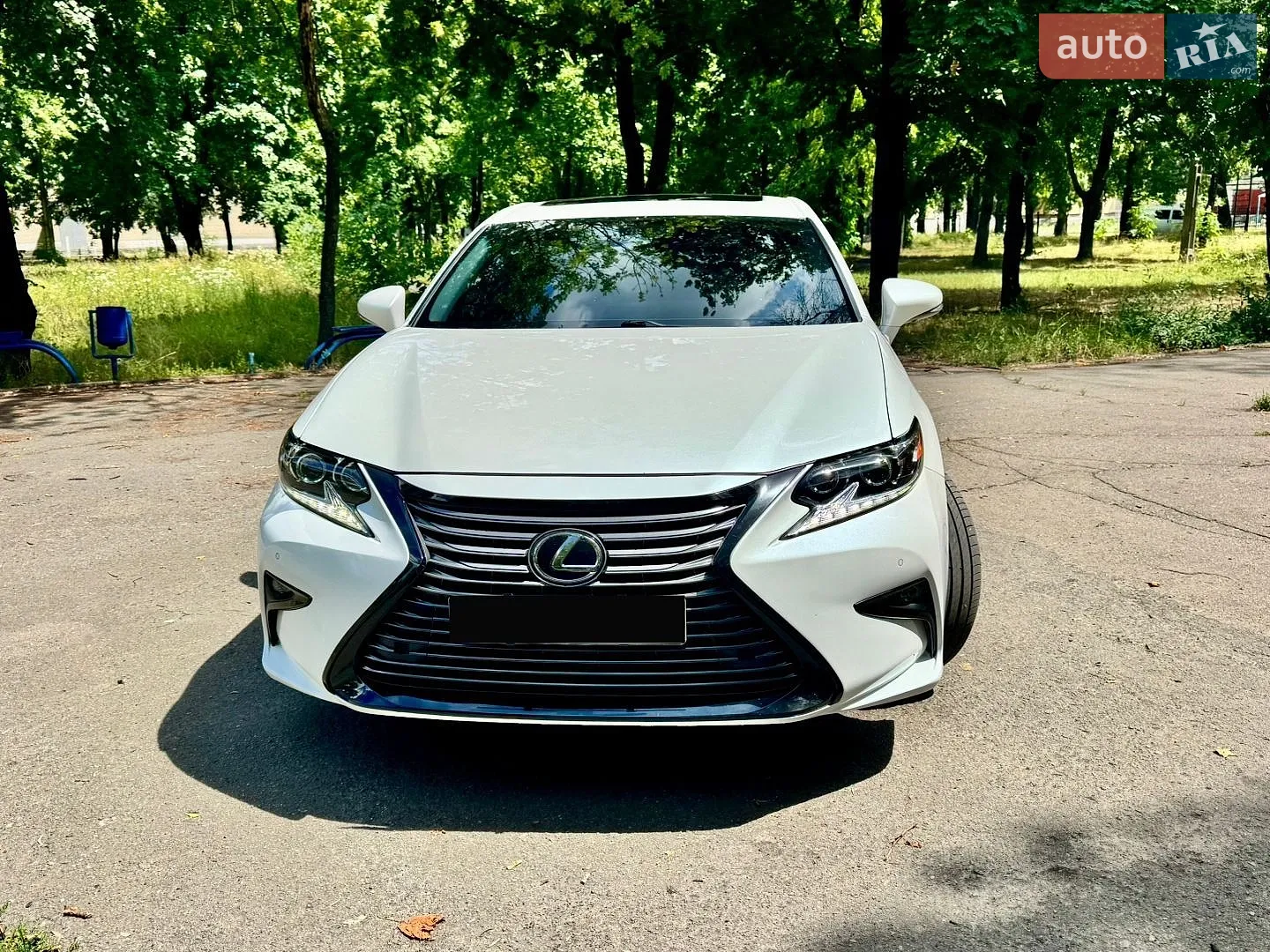Lexus ES 2015 — 1