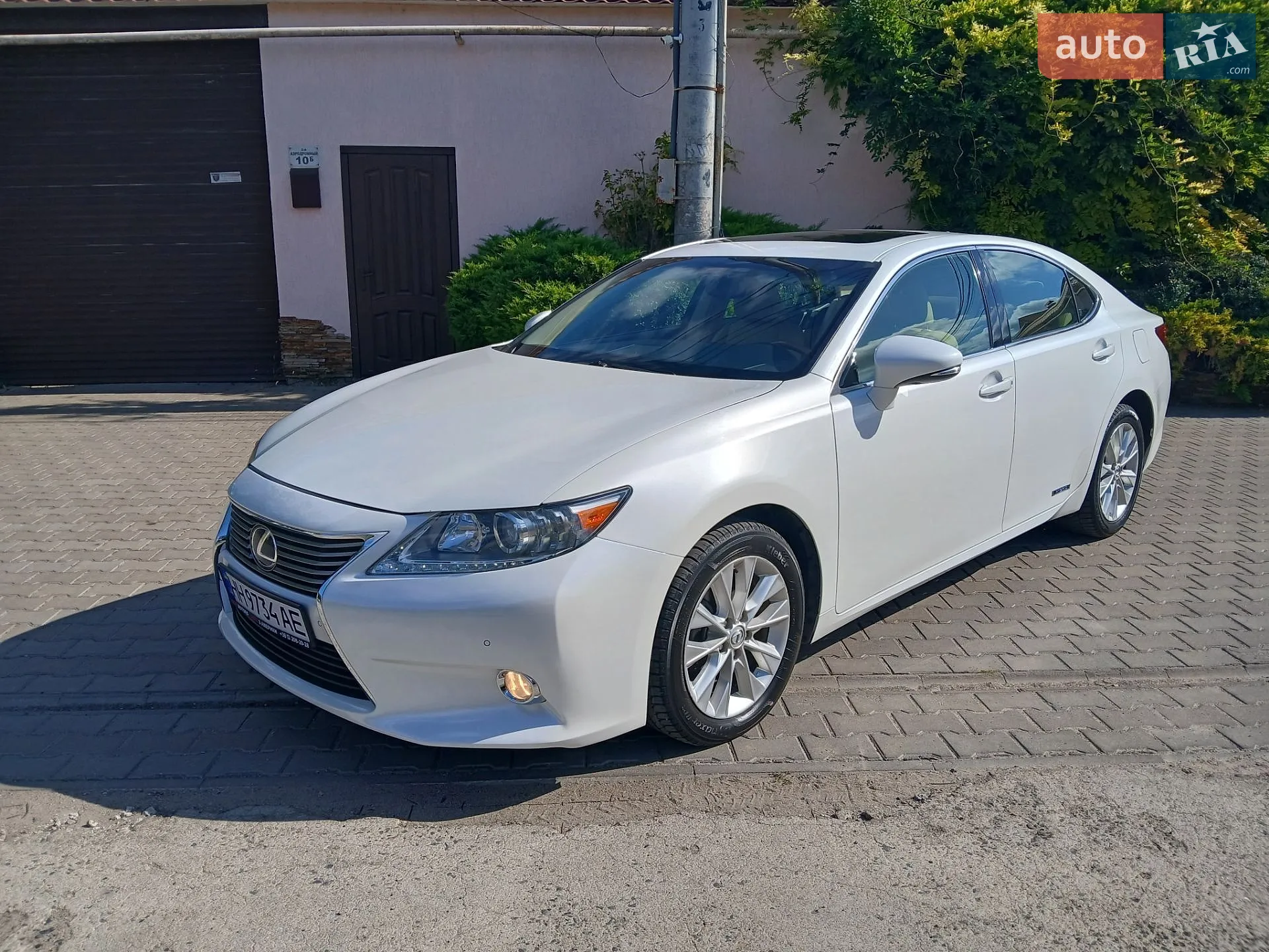 Lexus ES, 2014