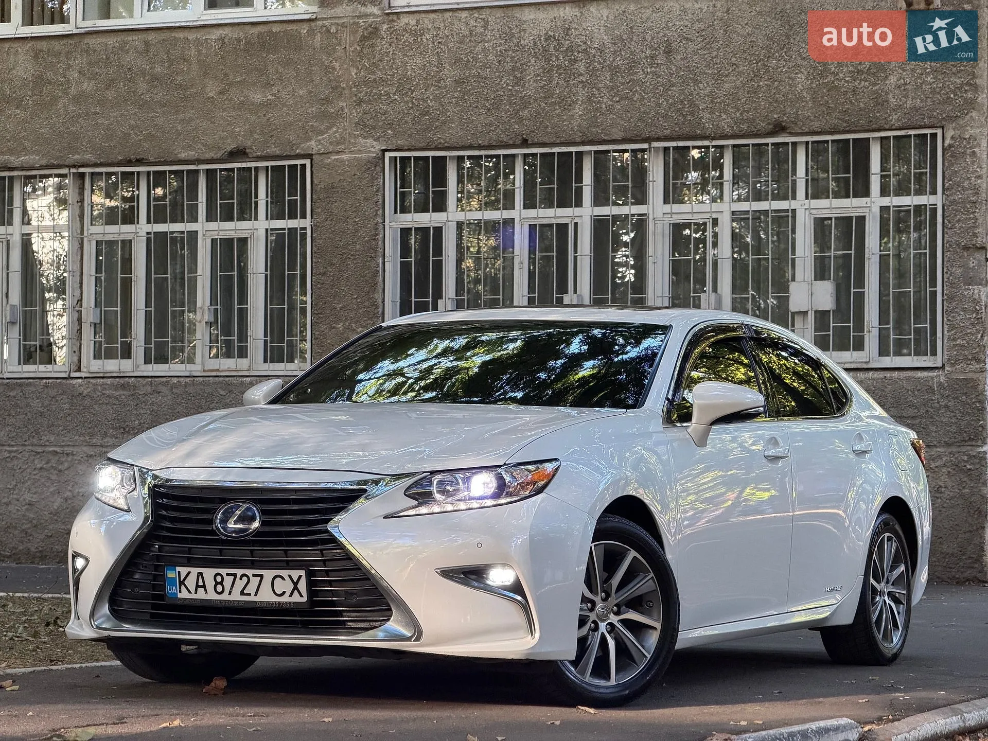 Lexus ES, 2016