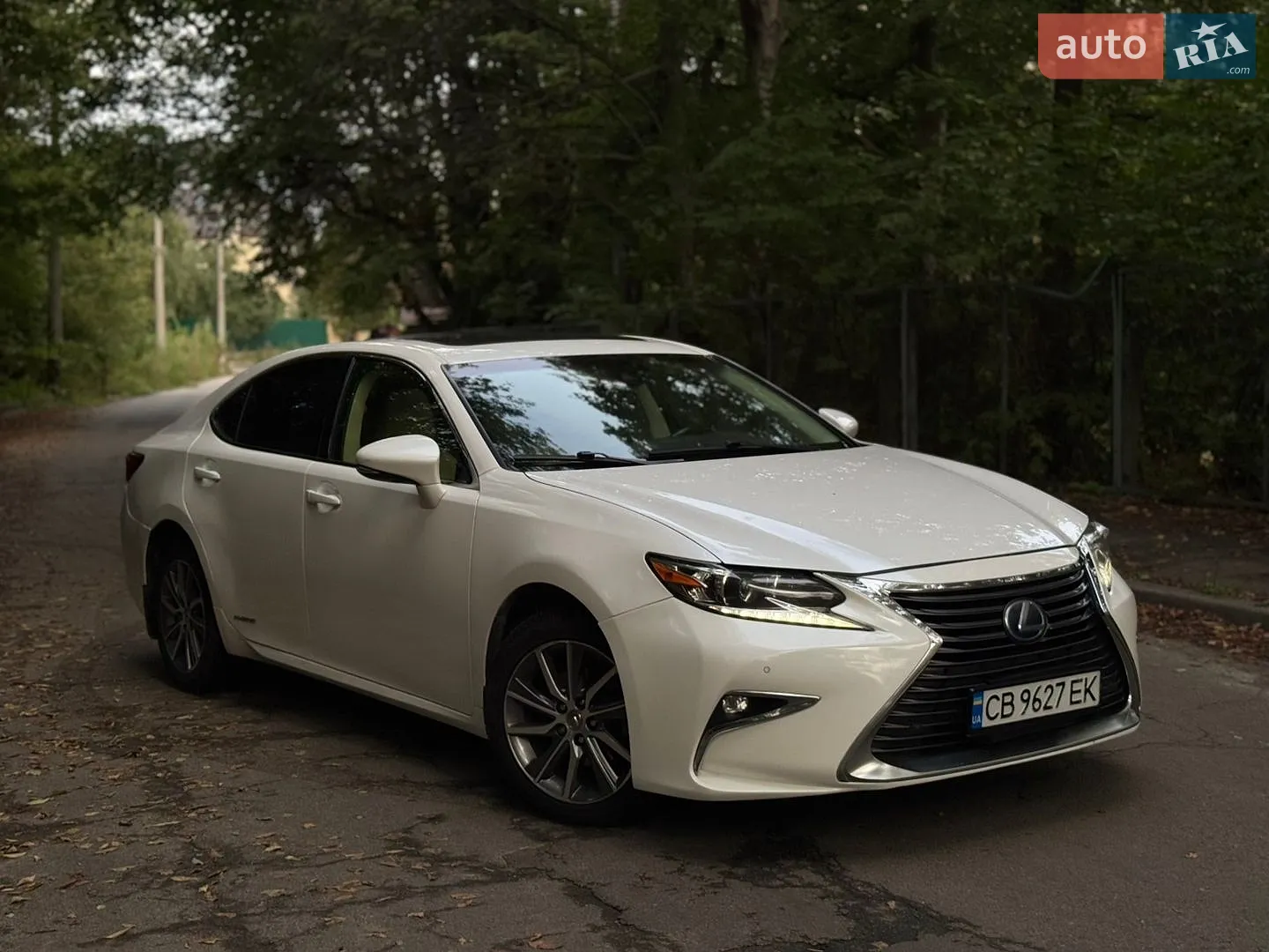 Lexus ES, 2016