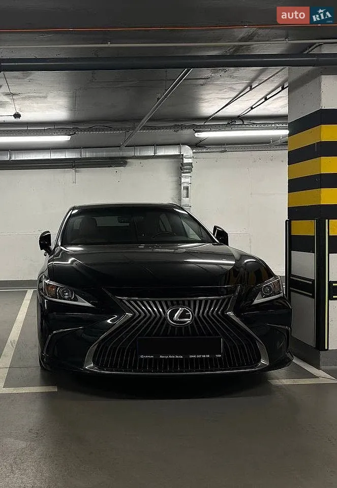 Lexus ES, 2019