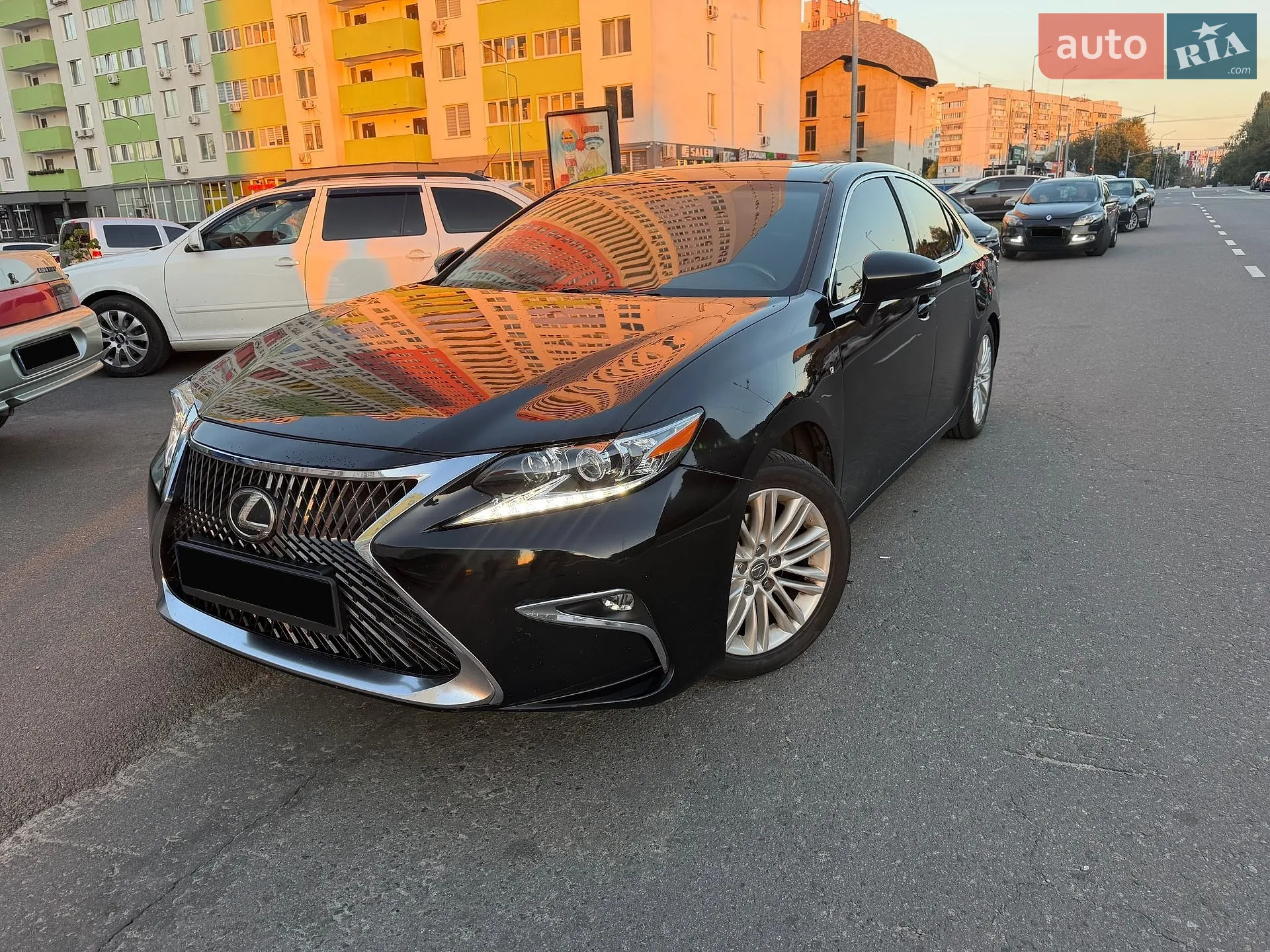 Lexus ES, 2014