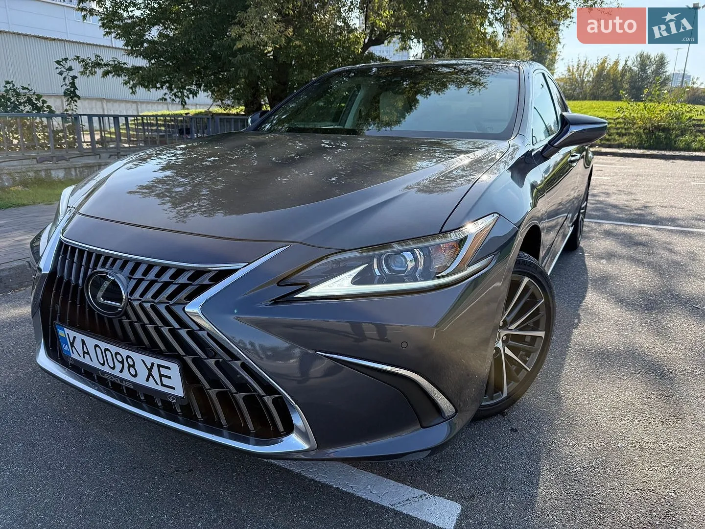 Lexus ES, 2022