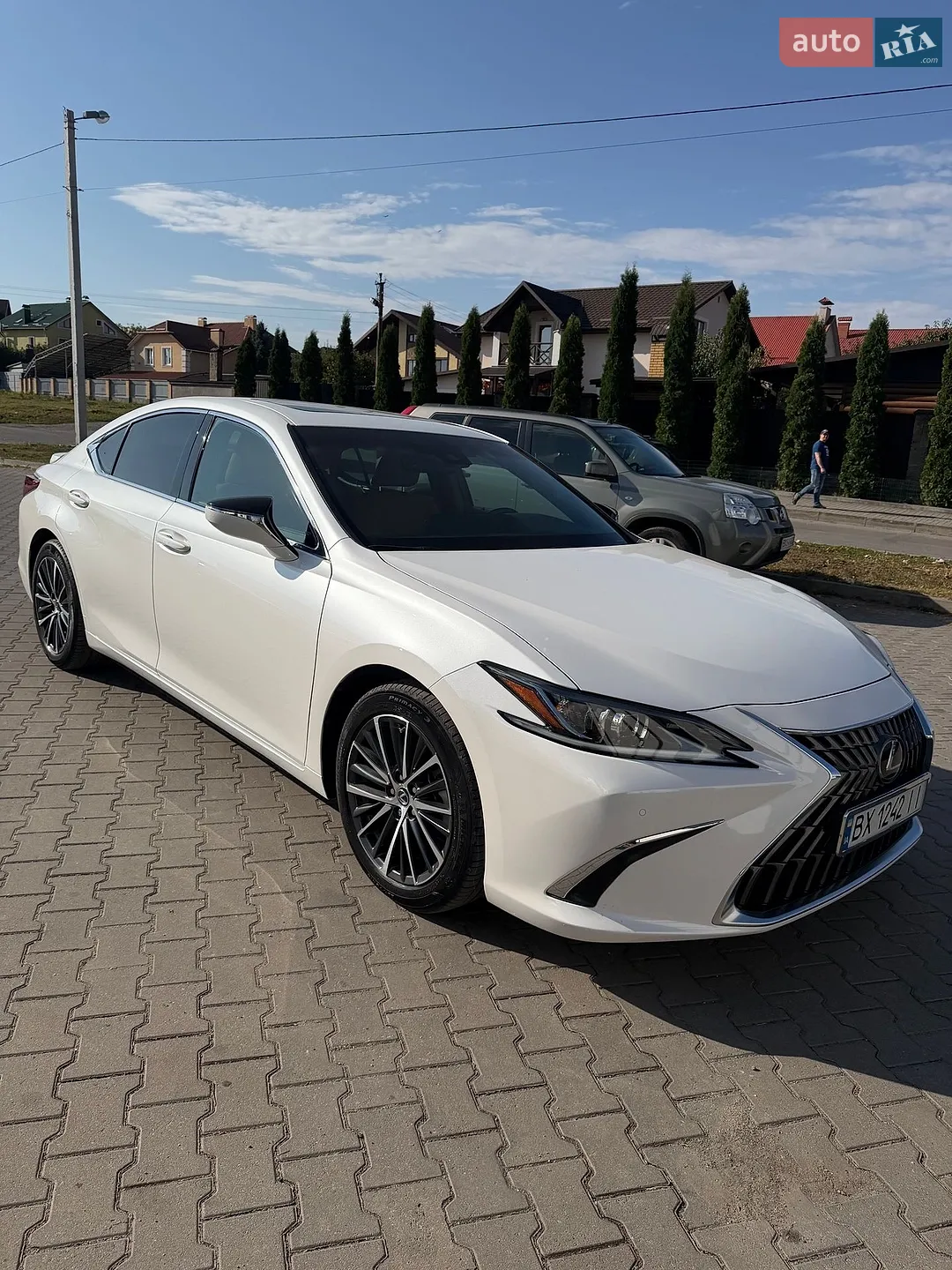 Lexus ES, 2022