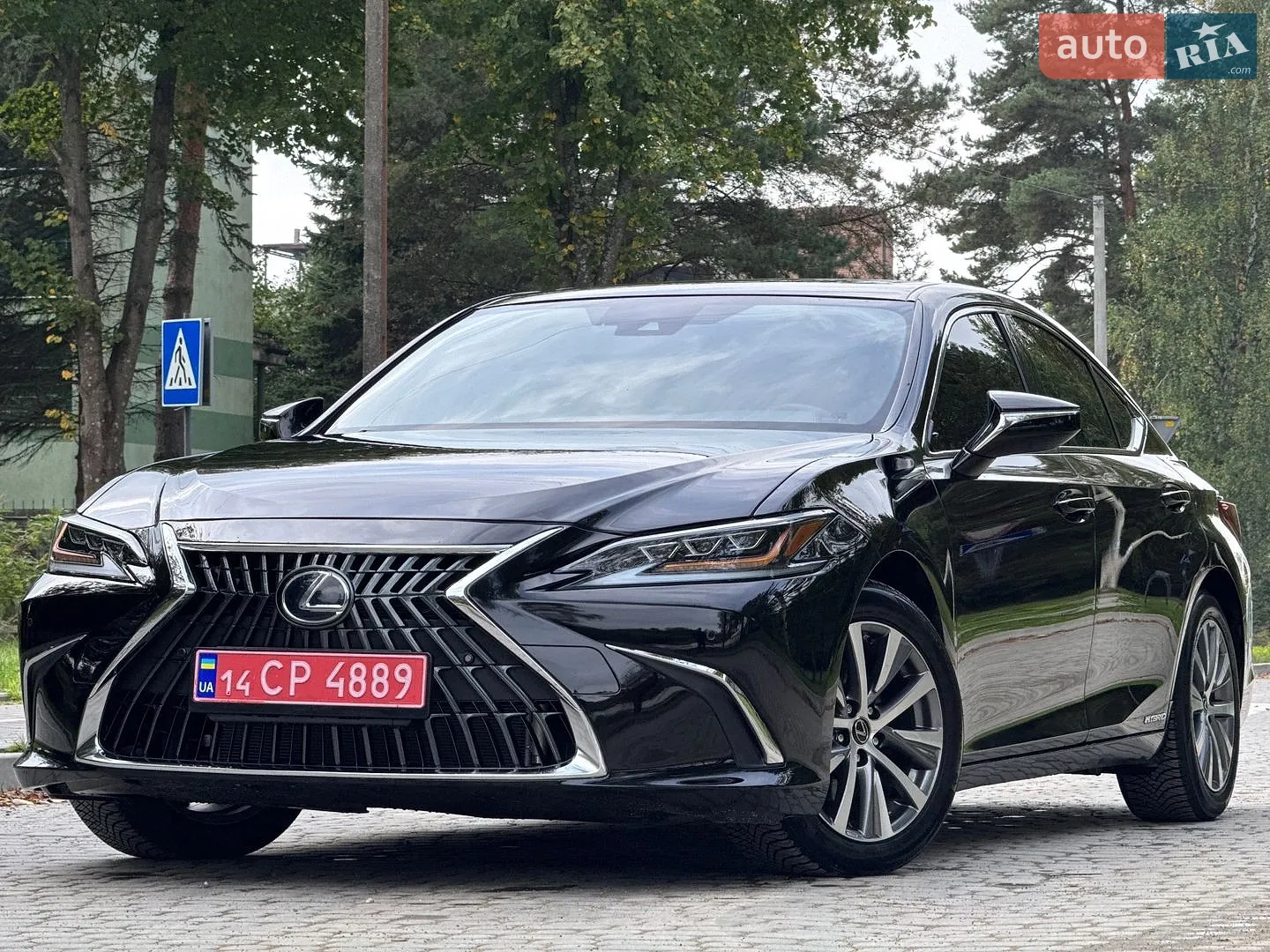 Lexus ES, 2019
