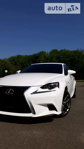 Lexus IS, 2015