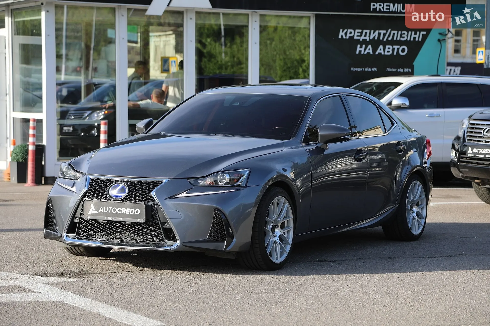 Lexus IS, 2019