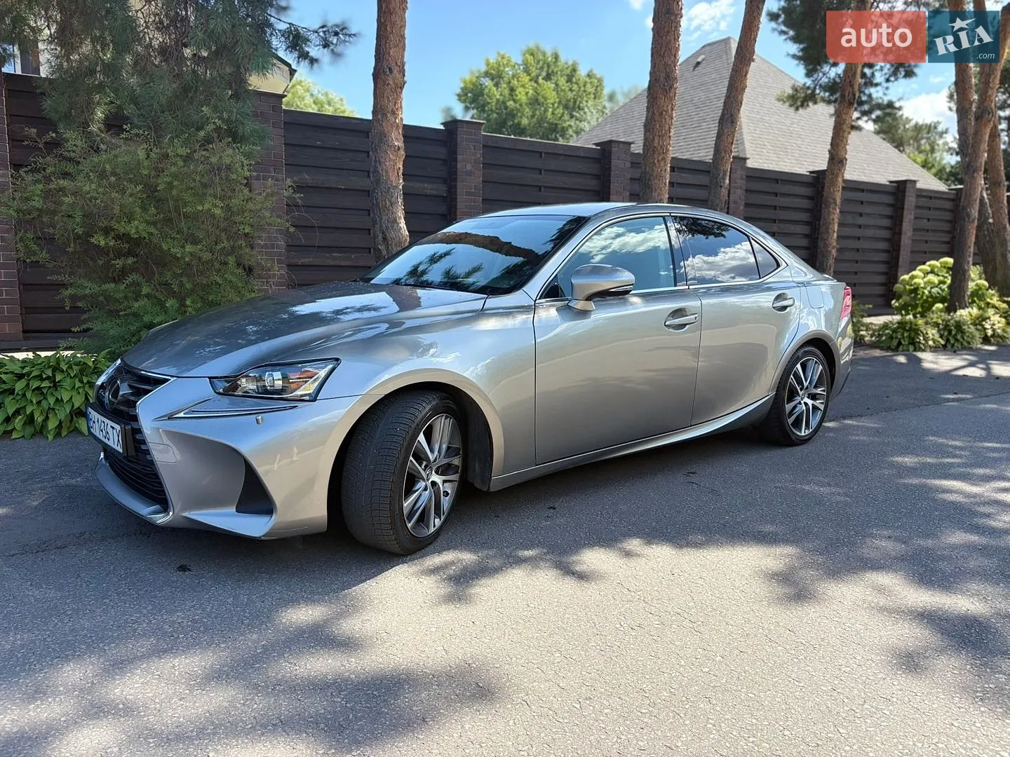 Lexus IS, 2017
