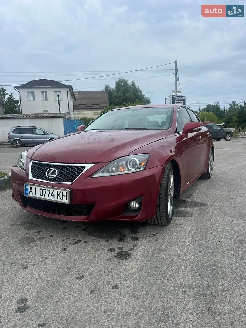 Lexus IS, 2011
