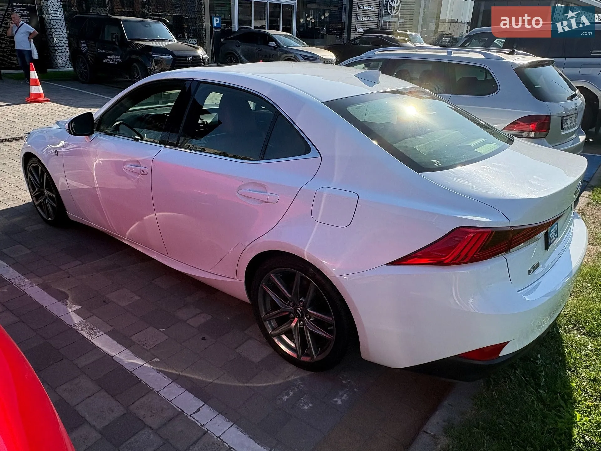Lexus IS, 2017