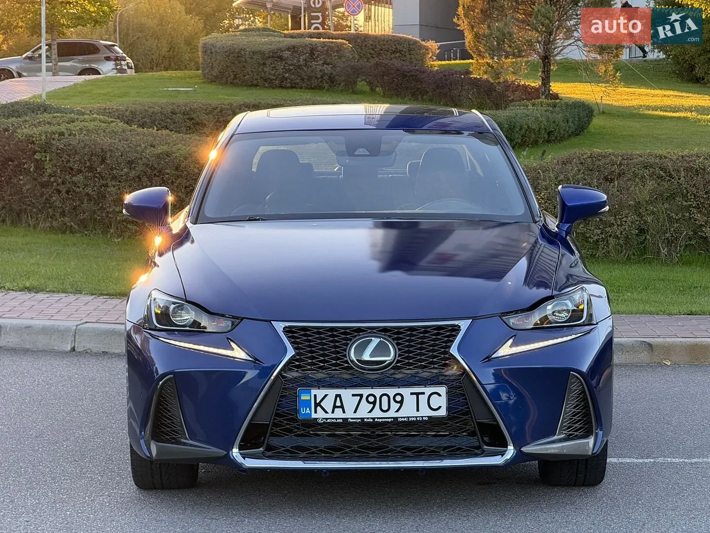 Lexus IS 2019 — 1