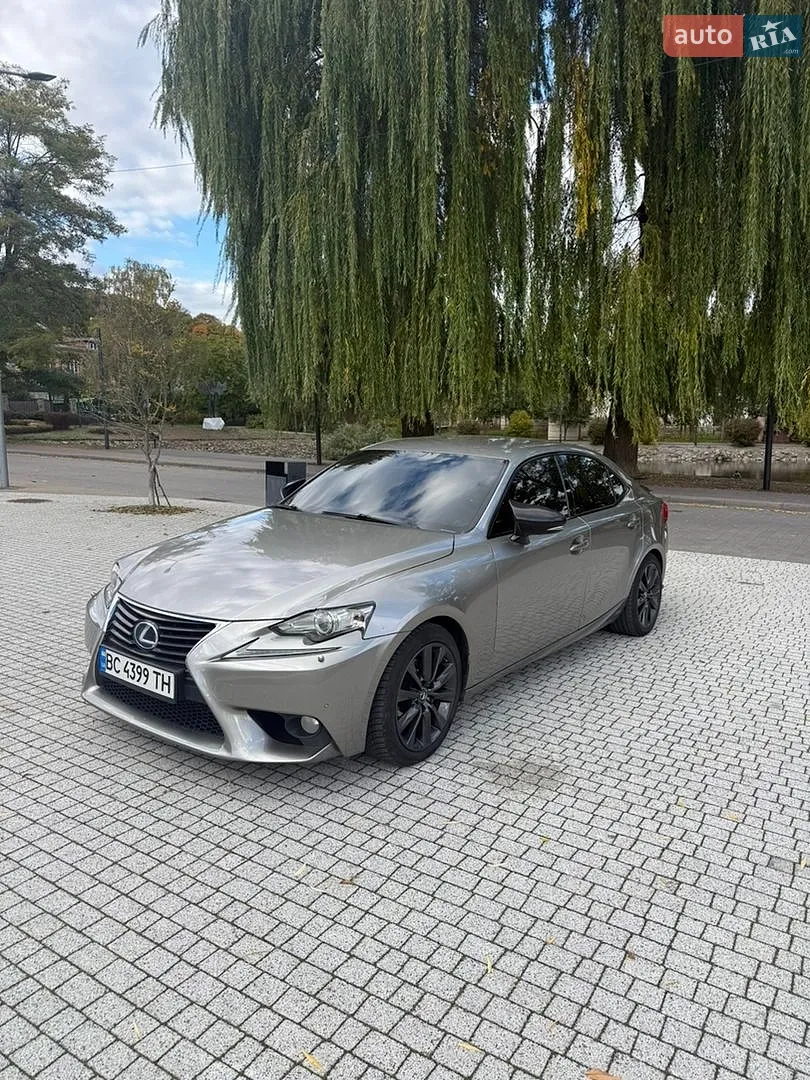 Lexus IS, 2014