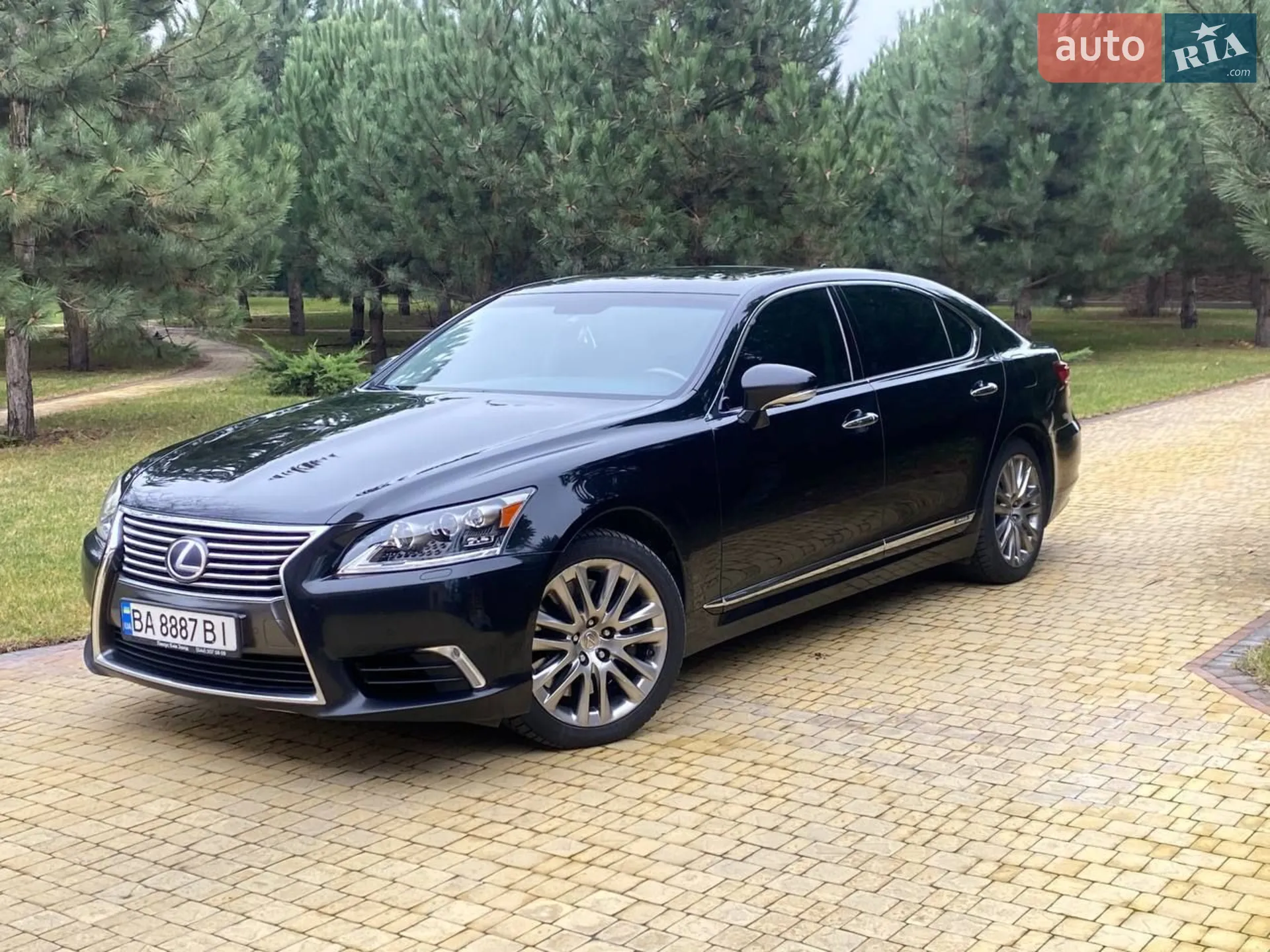 Lexus LS, 2013