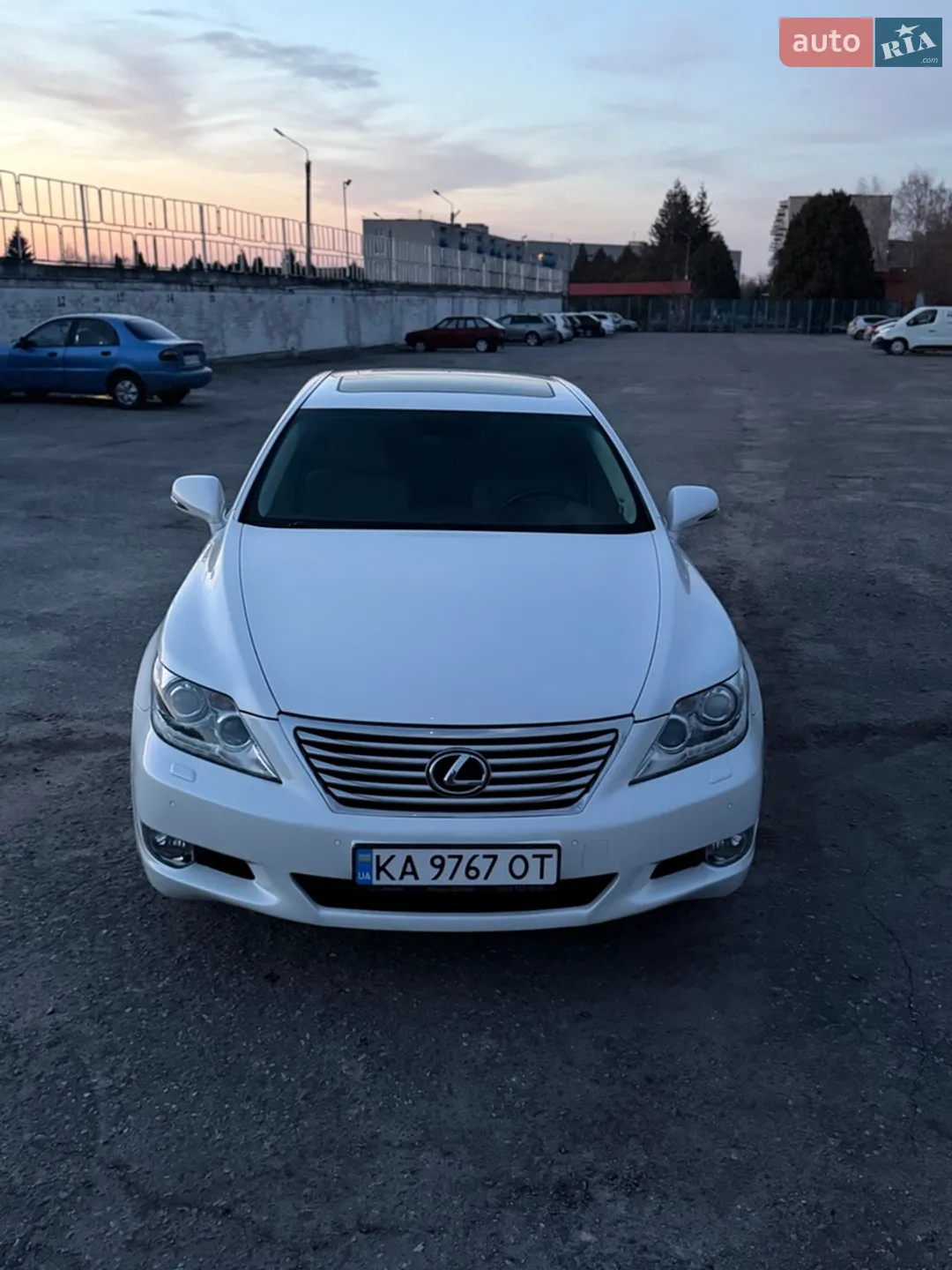 Lexus LS 2010 — 1