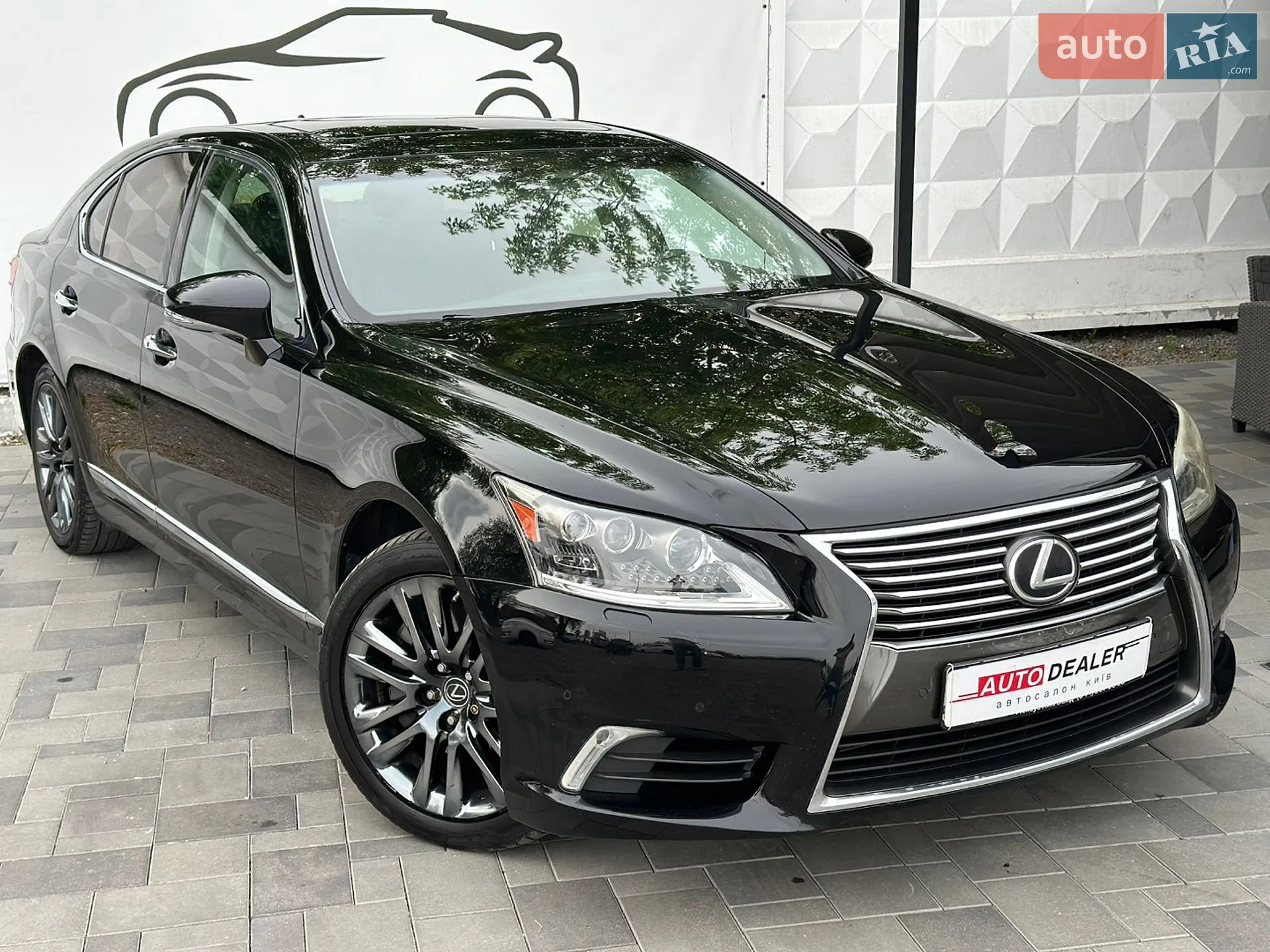 Lexus LS, 2013