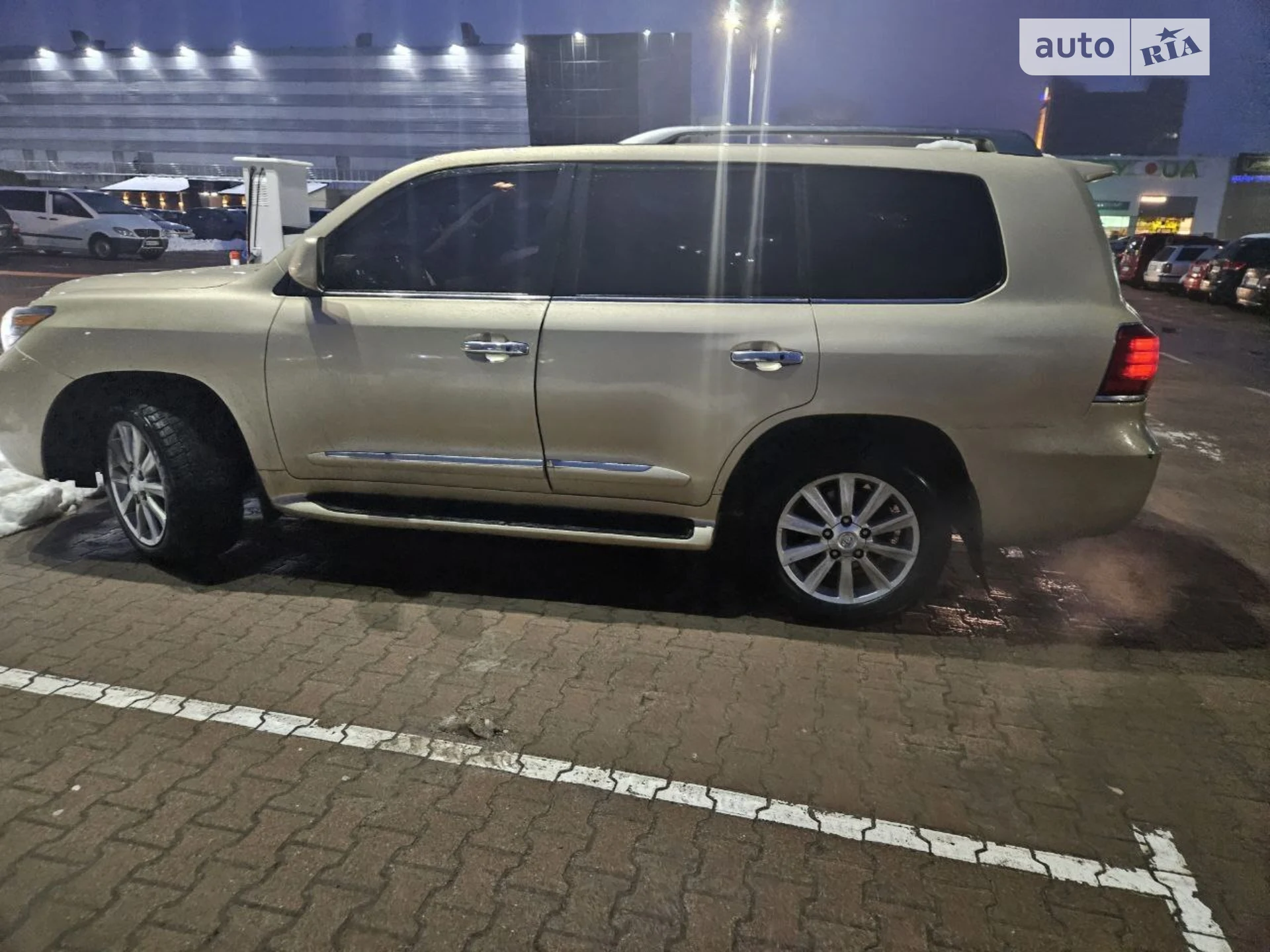 Lexus LX, 2008