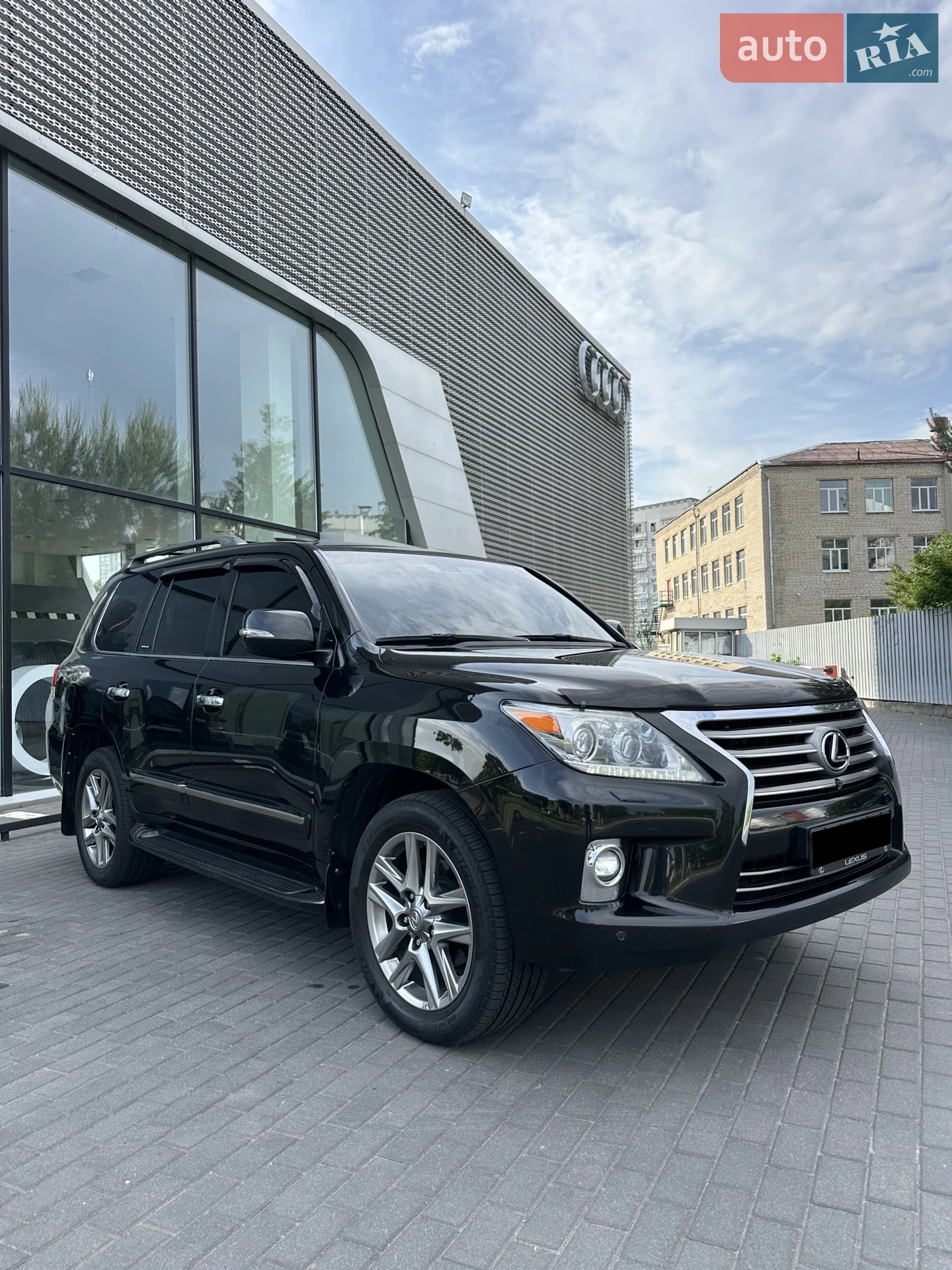 Lexus LX, 2014