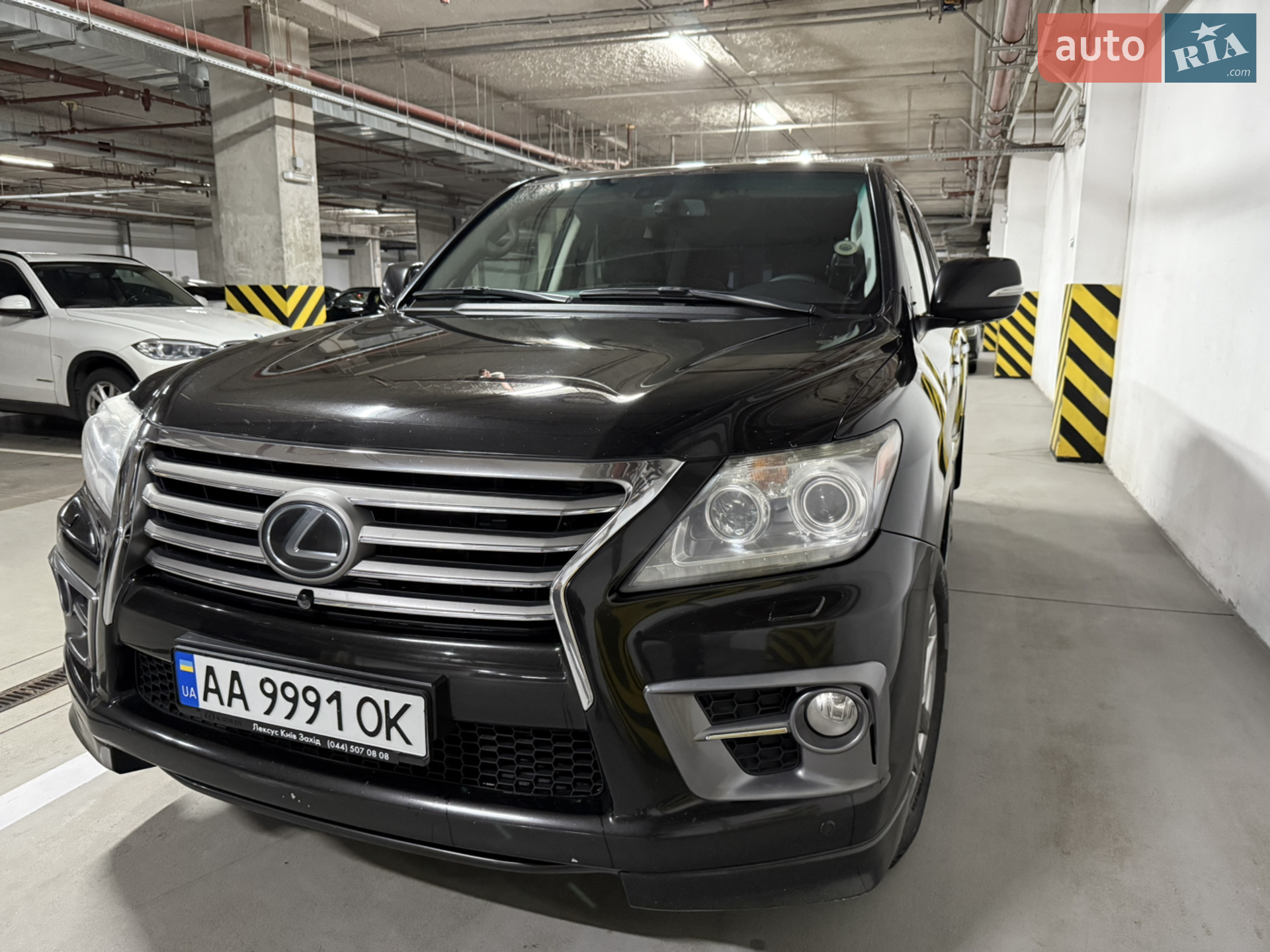 Lexus LX, 2013