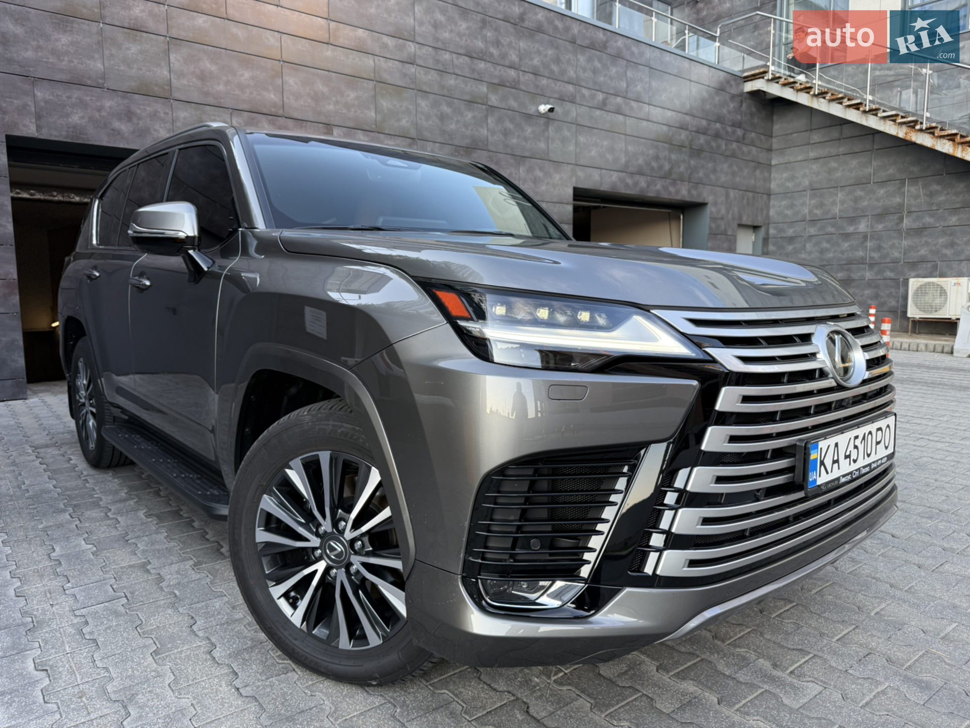 Lexus LX, 2025