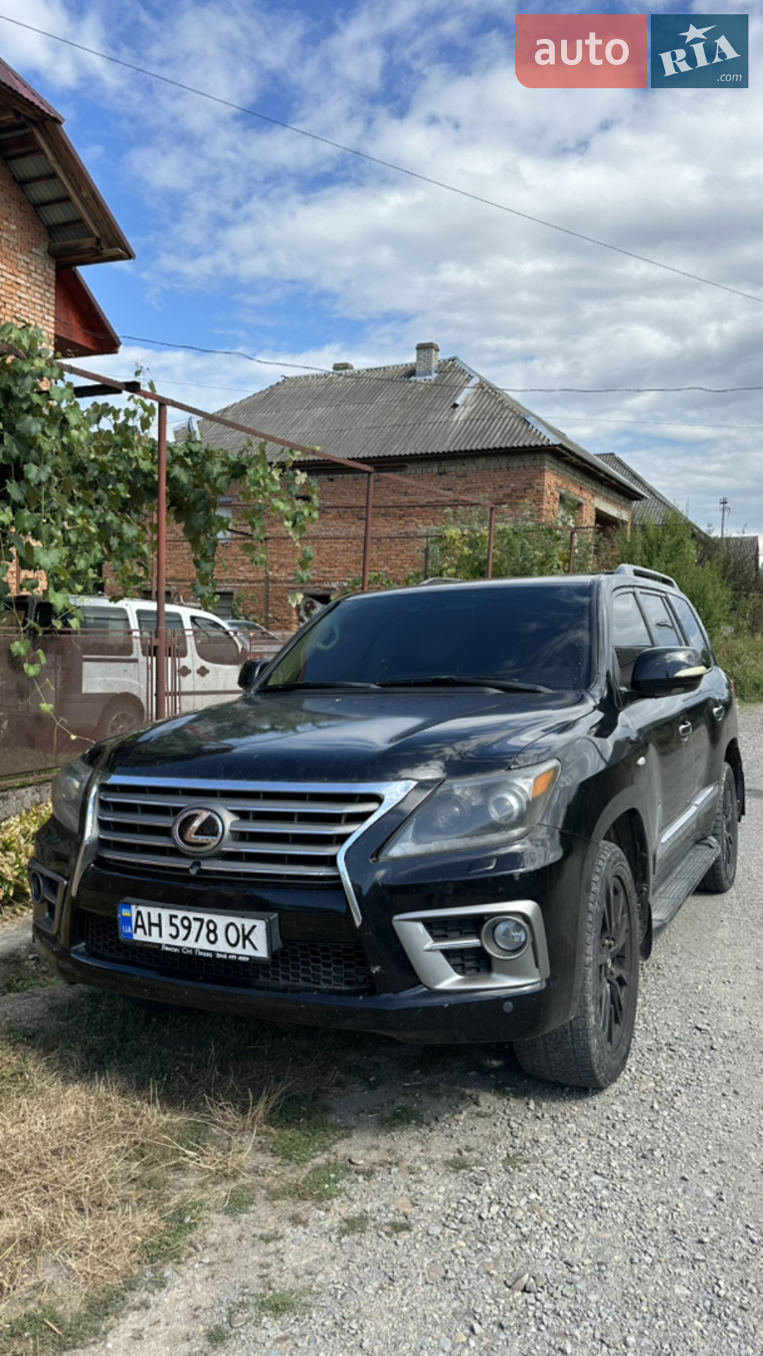 Lexus LX, 2010