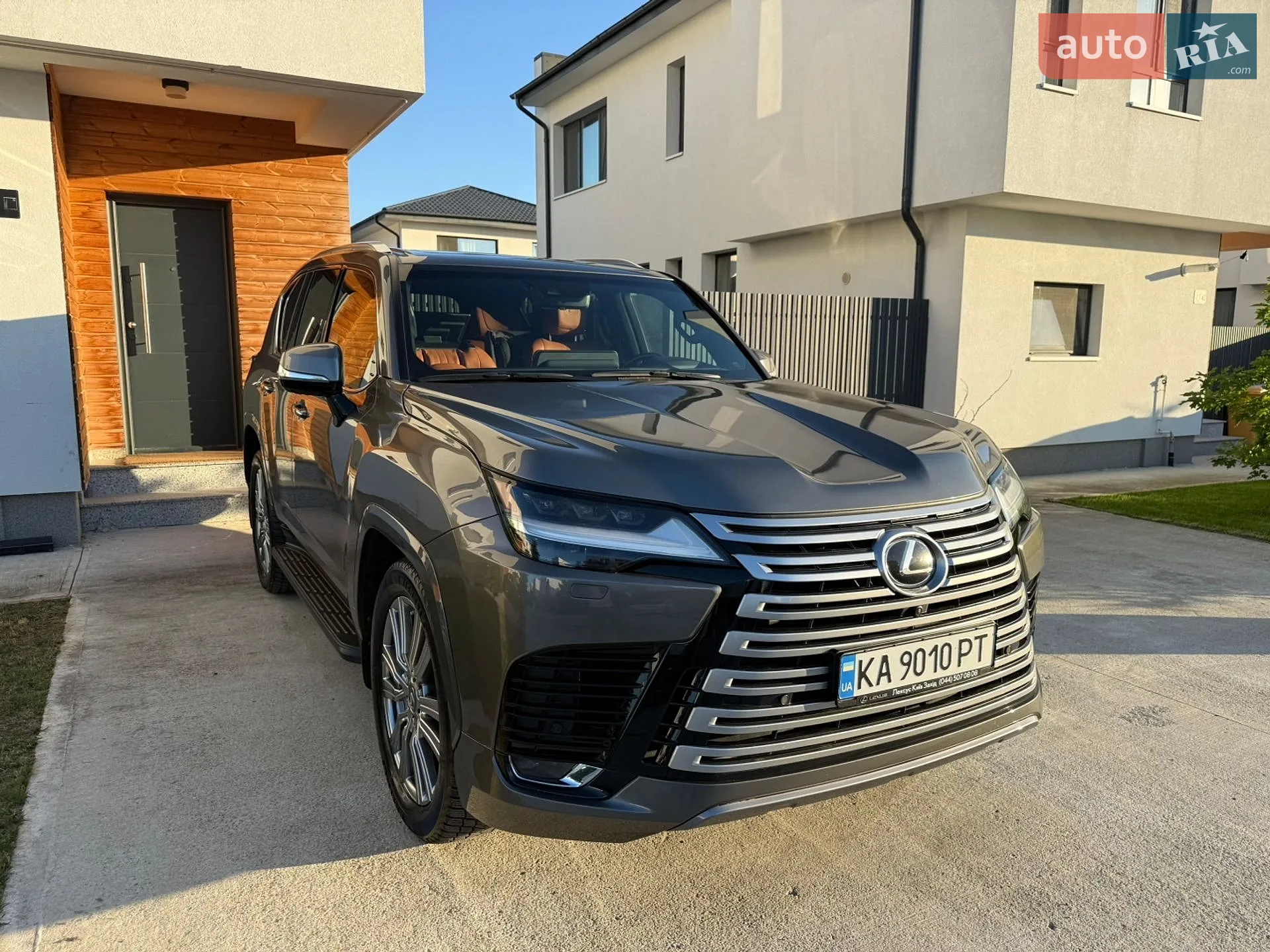 Lexus LX, 2022