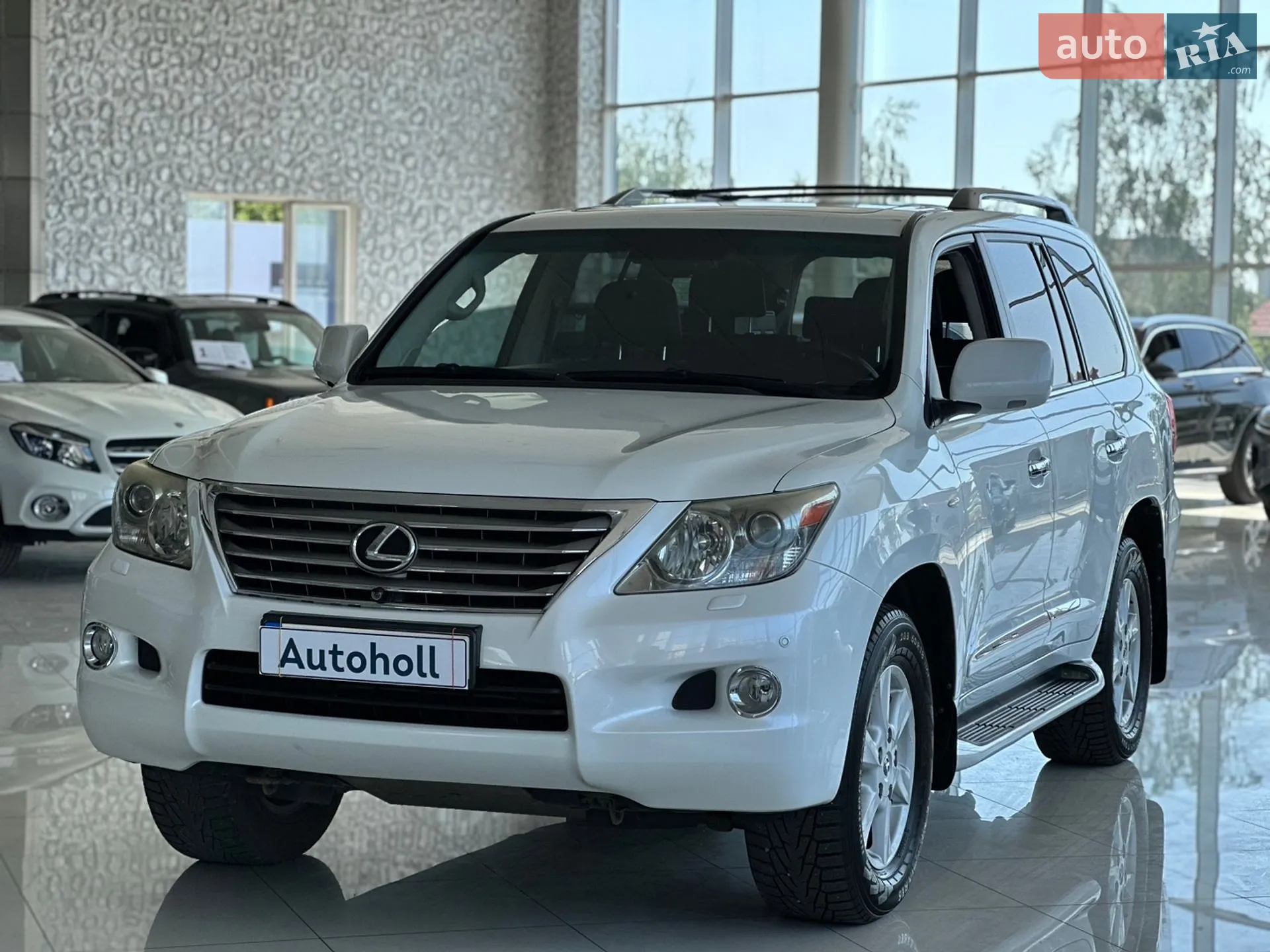 Lexus LX, 2010