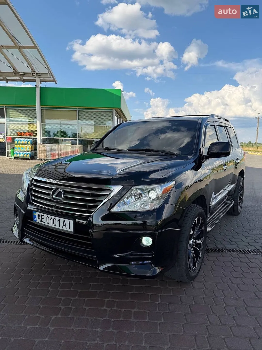 Lexus LX, 2010