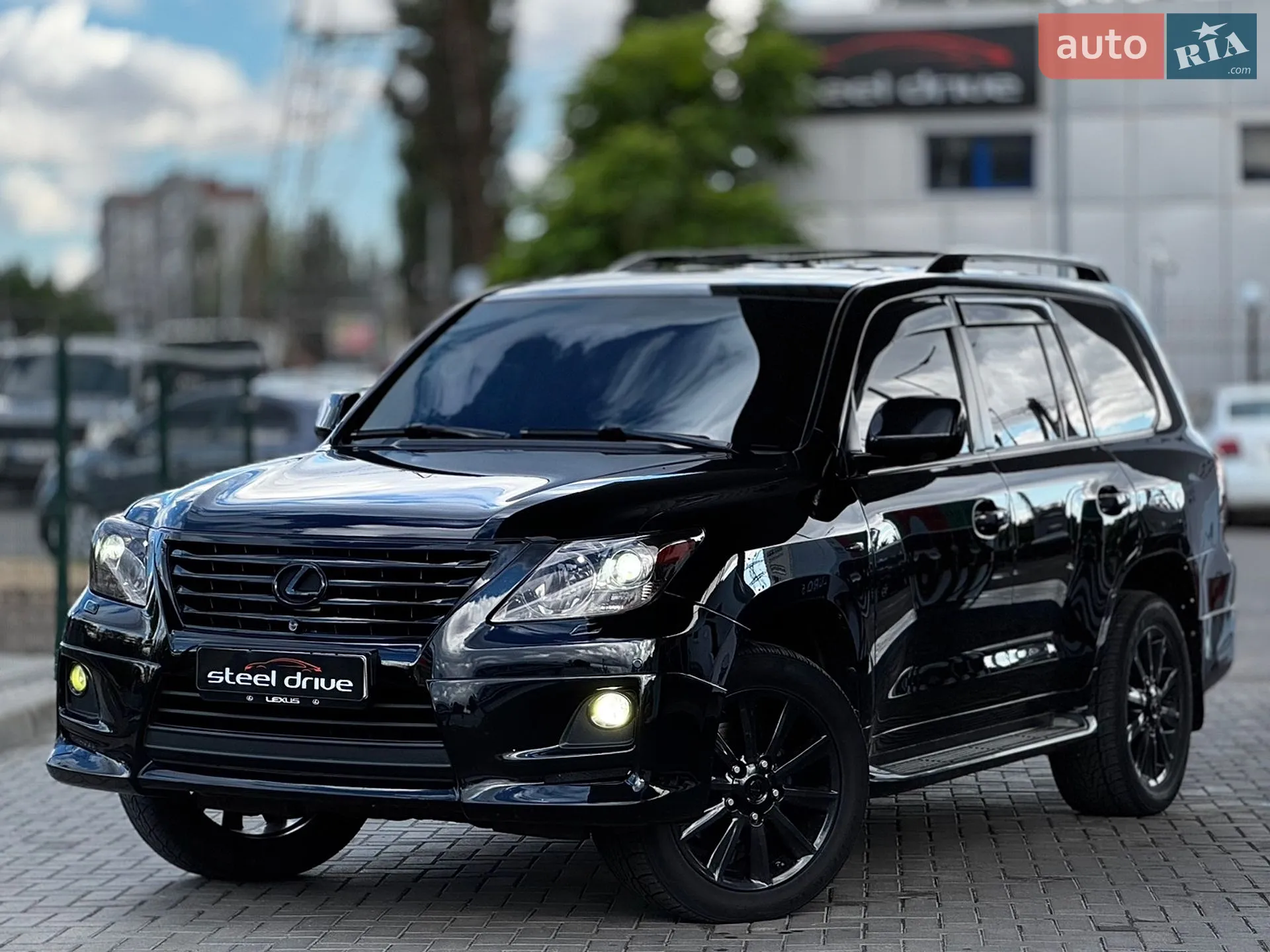 Lexus LX, 2010