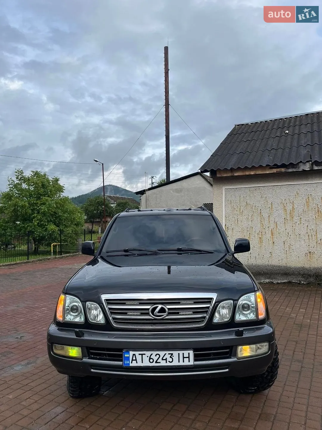 Lexus LX, 2004