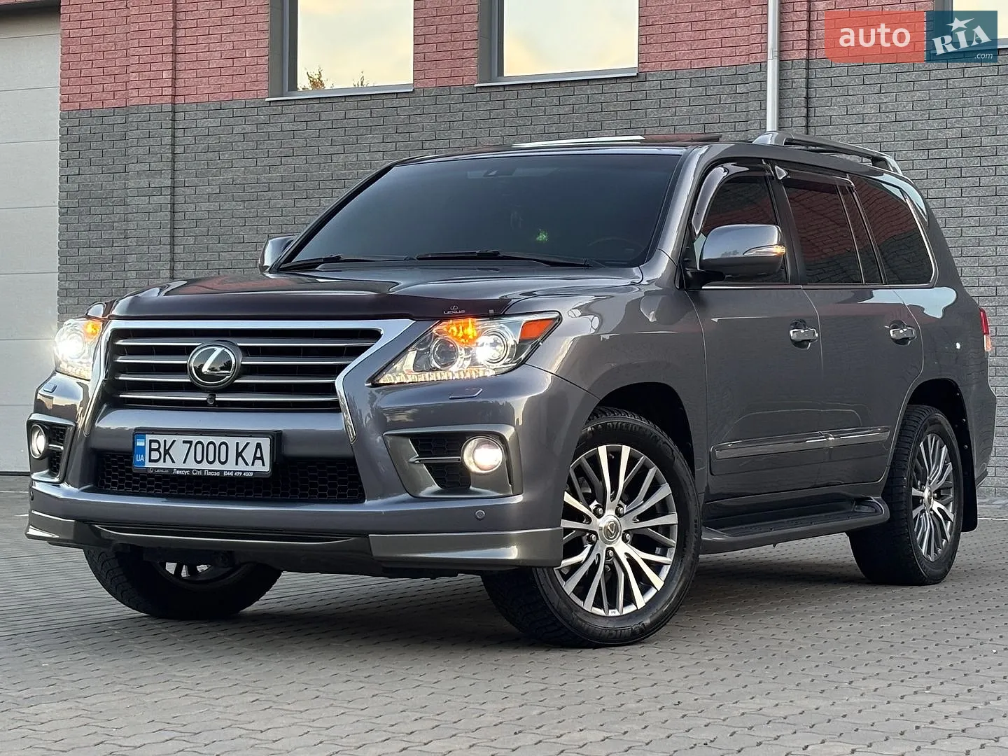 Lexus LX, 2014