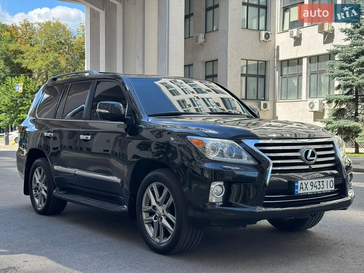Lexus LX, 2012