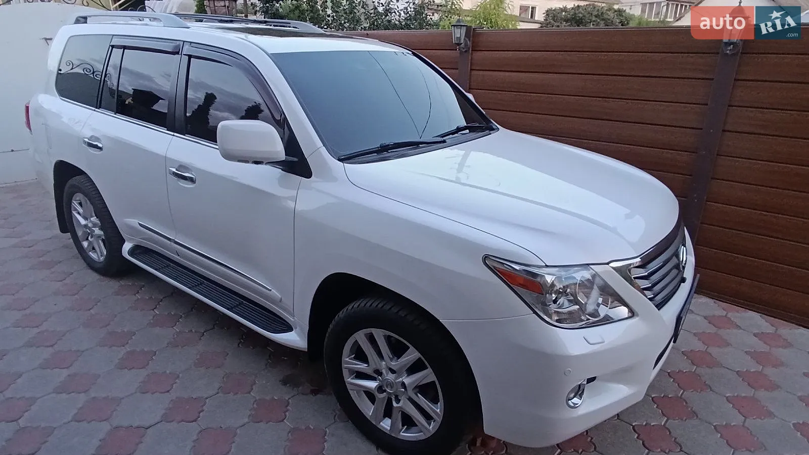 Lexus LX, 2008
