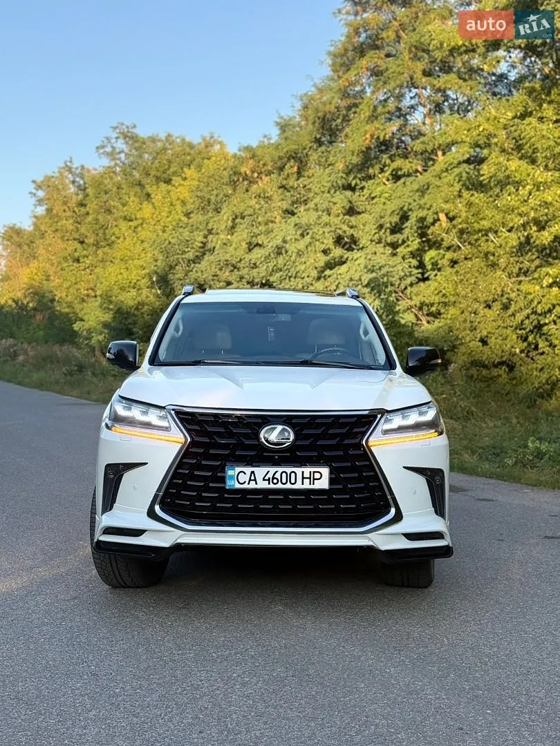 Lexus LX, 2011