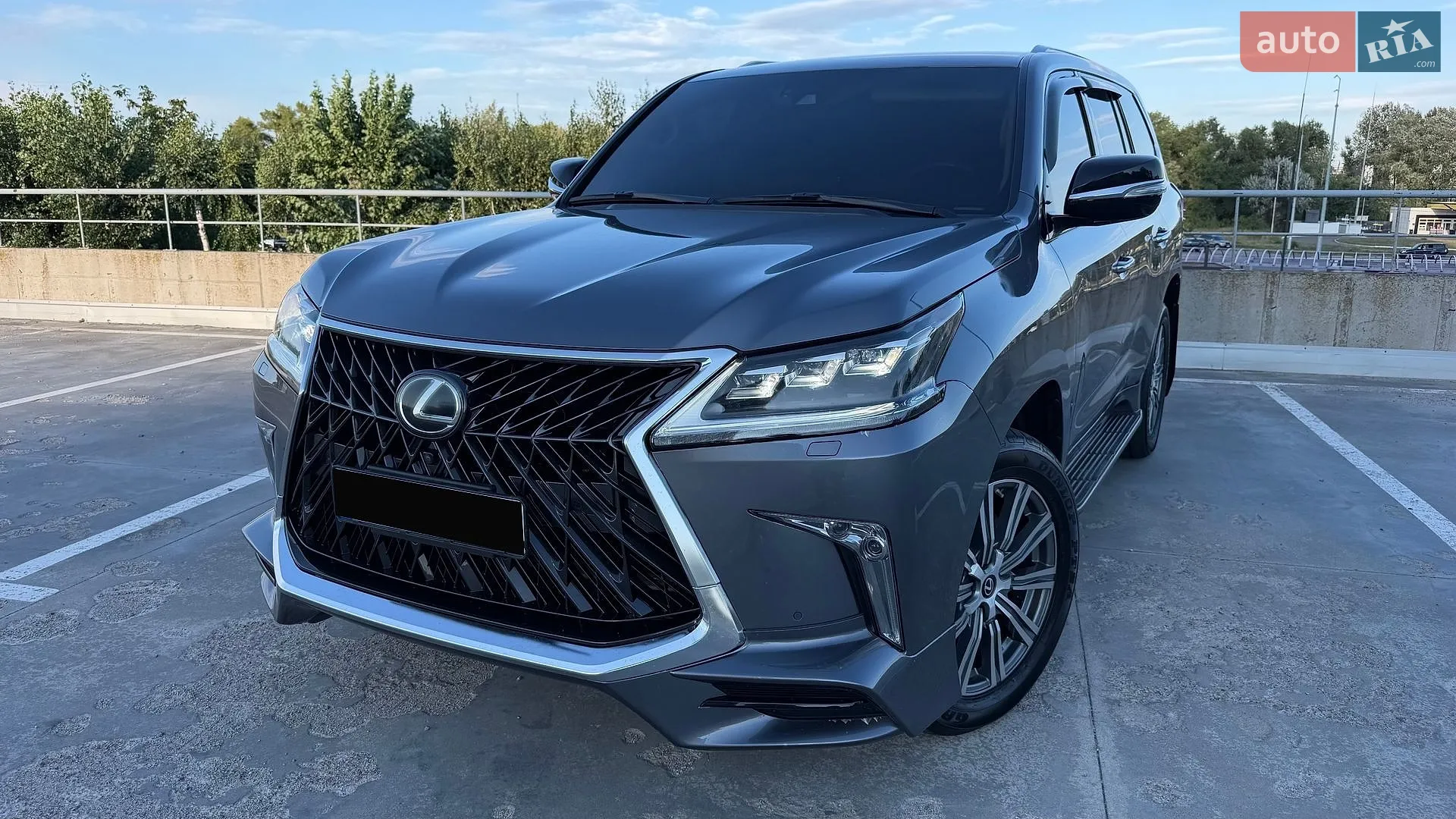 Lexus LX, 2016