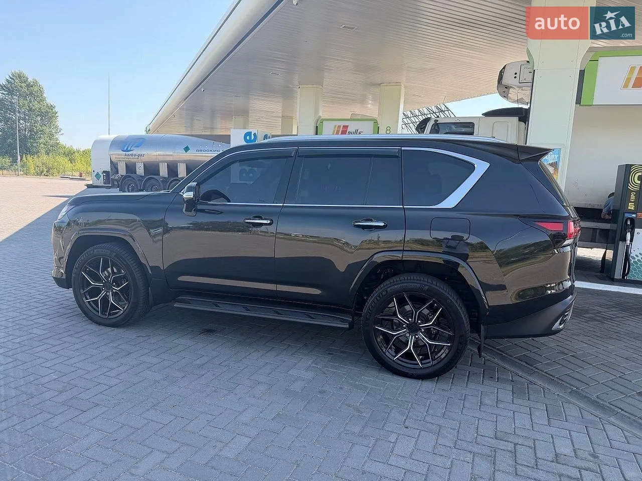 Lexus LX, 2023